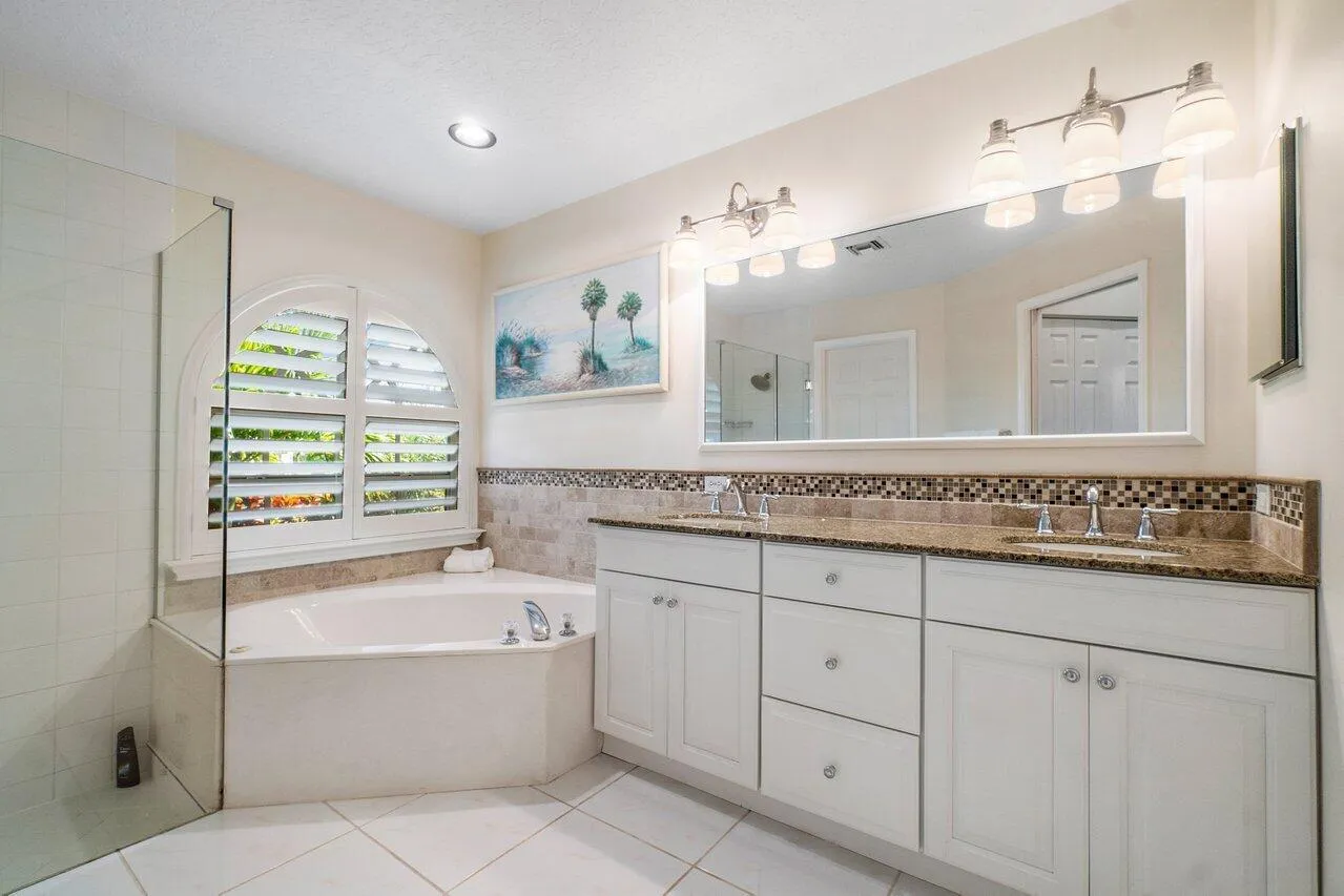 022-13514NorthumberlandCircle-Wellington