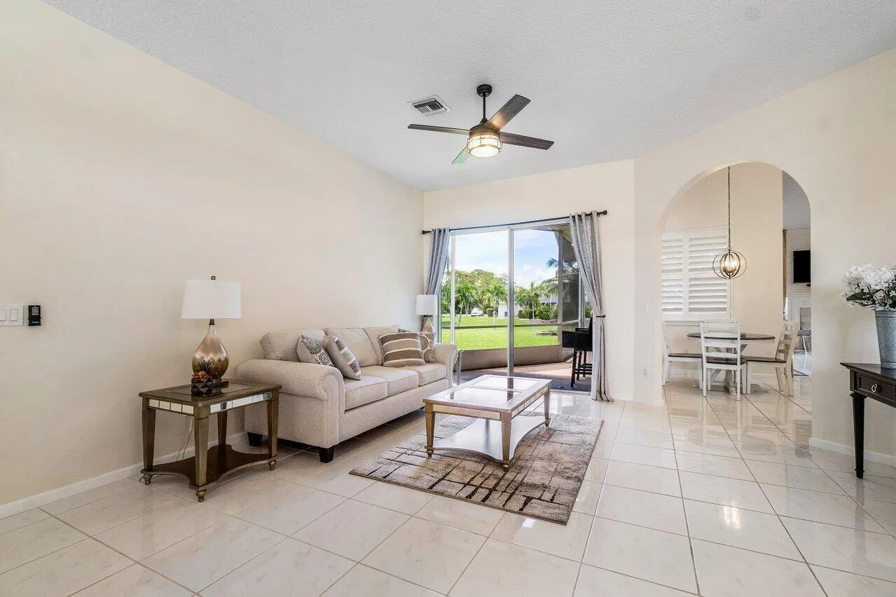 017-13514NorthumberlandCircle-Wellington