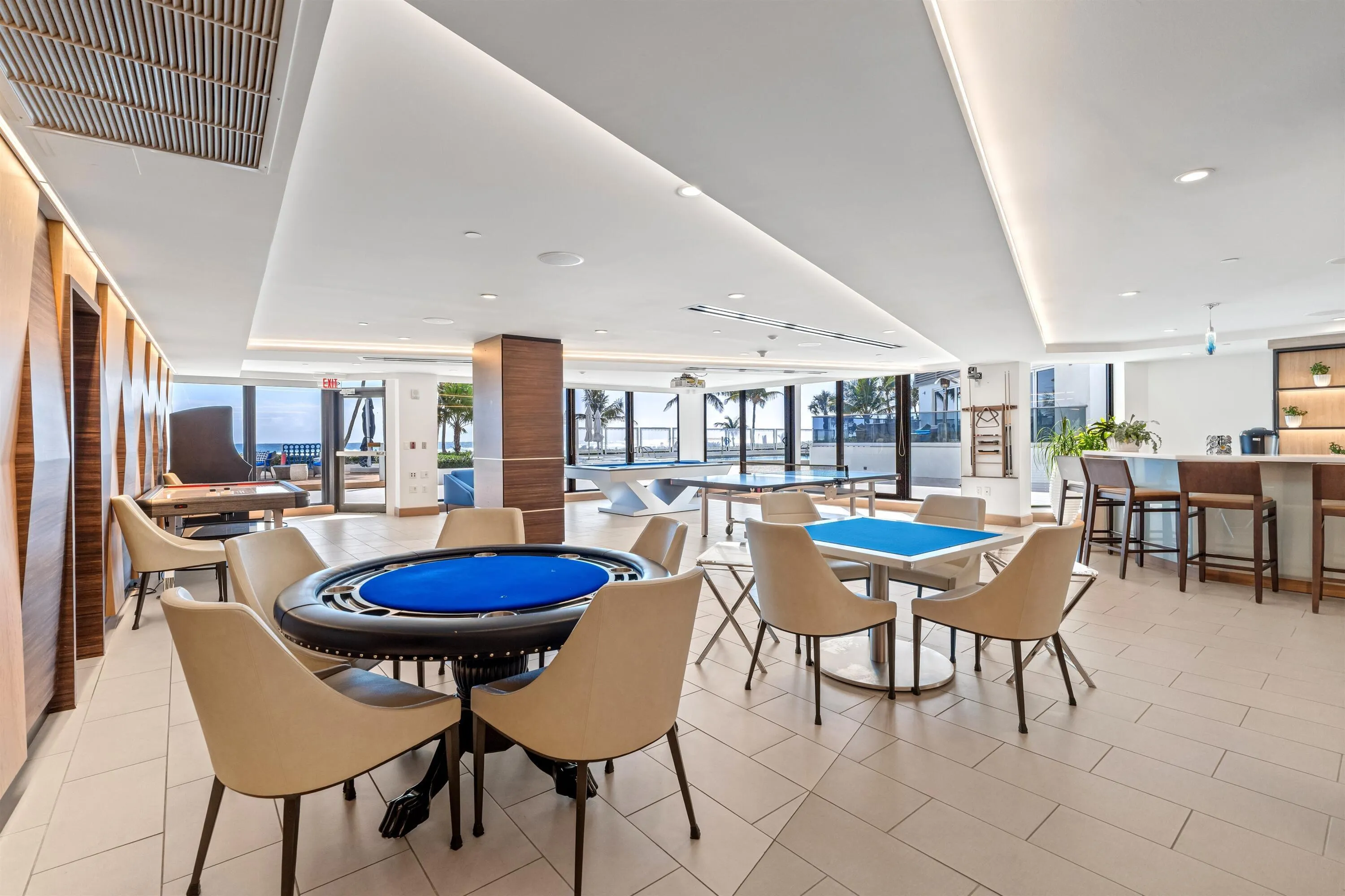 CLUB ROOM