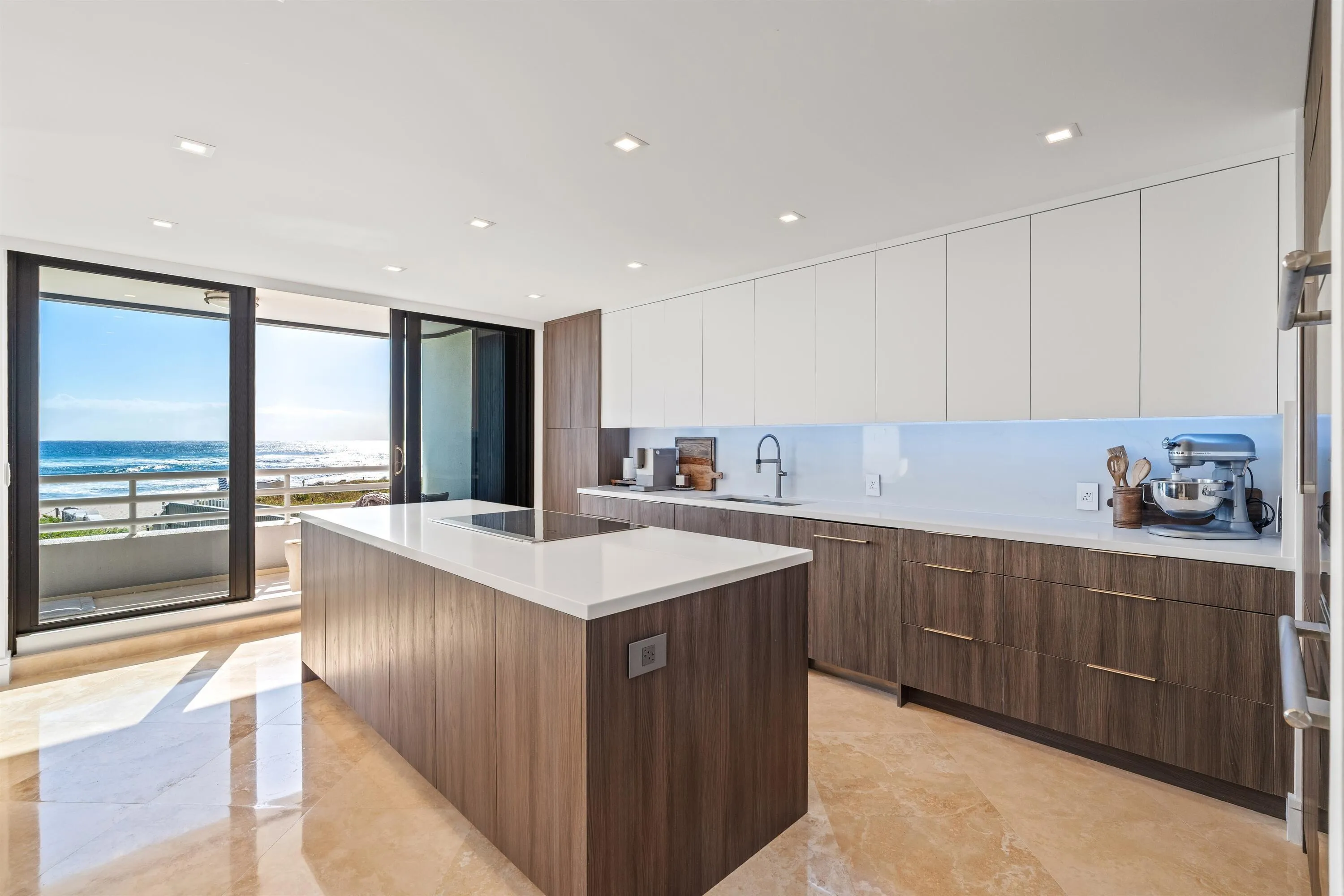 KITCHEN TO VIEW