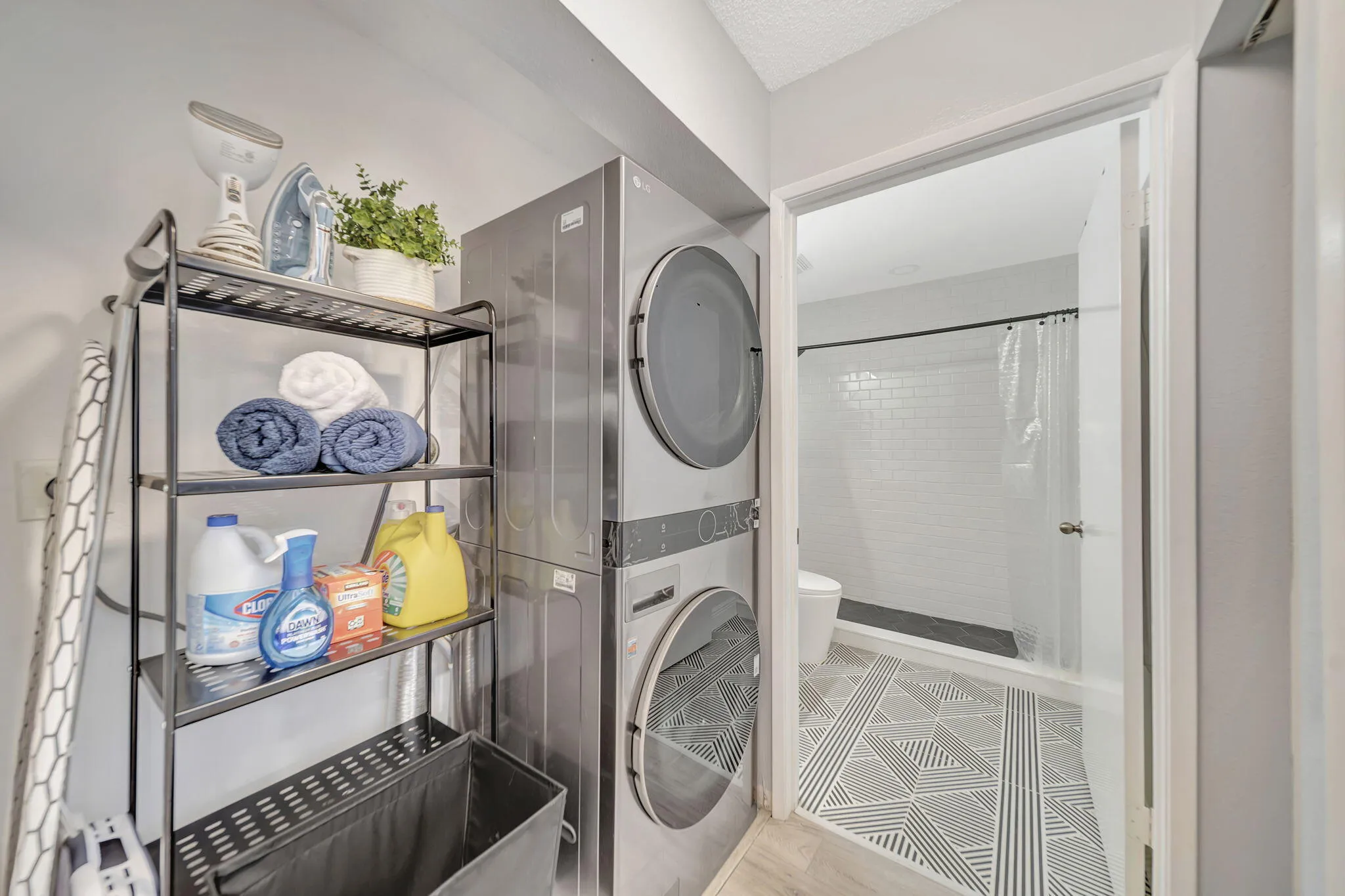 Washer/dryer hook up inside