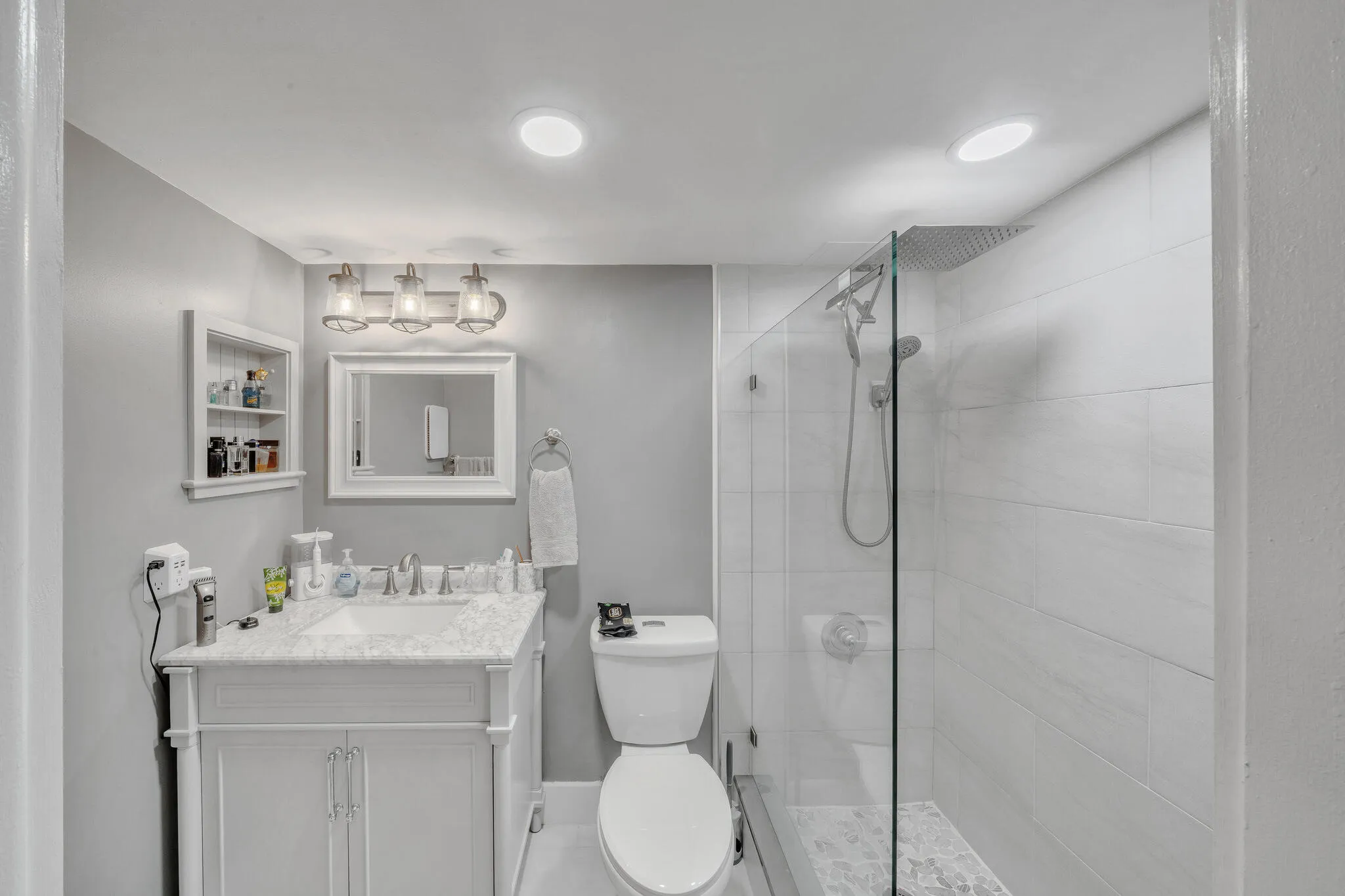 13 Full Bathroom (1)