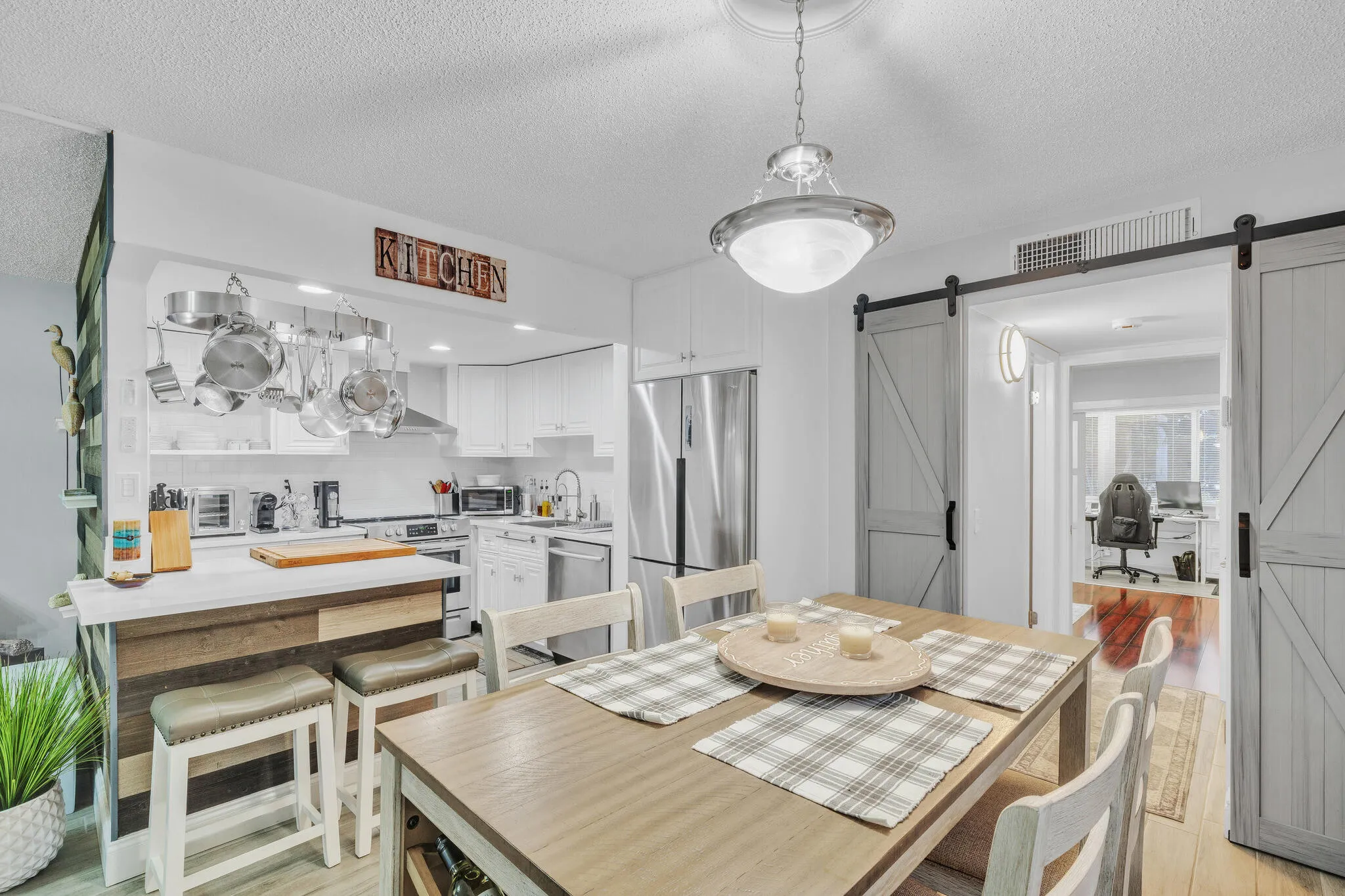 5 Dining Area (2)