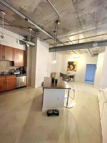 XL kitchen area, ideal for cooking and entertaining.