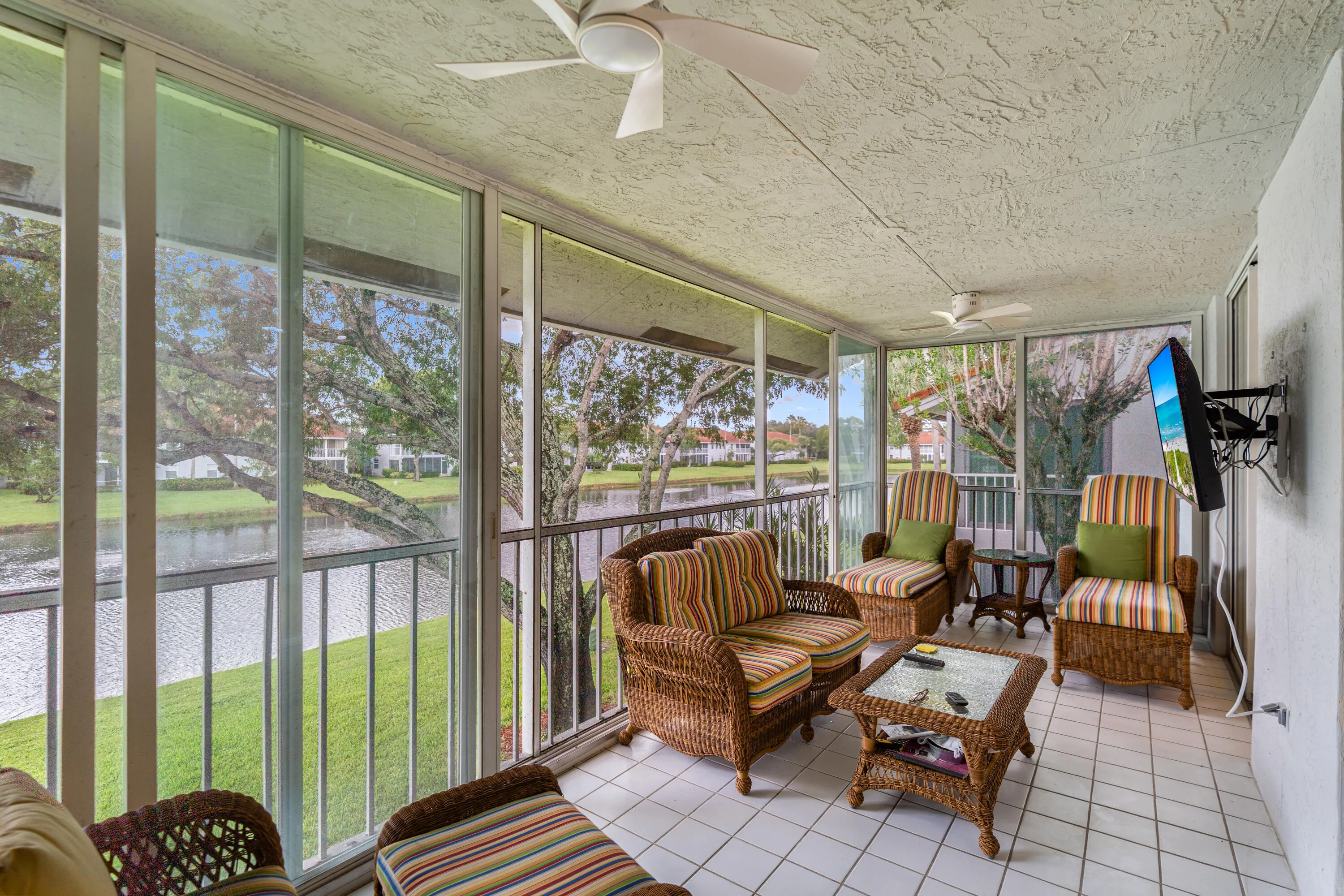 COVERED BALCONY