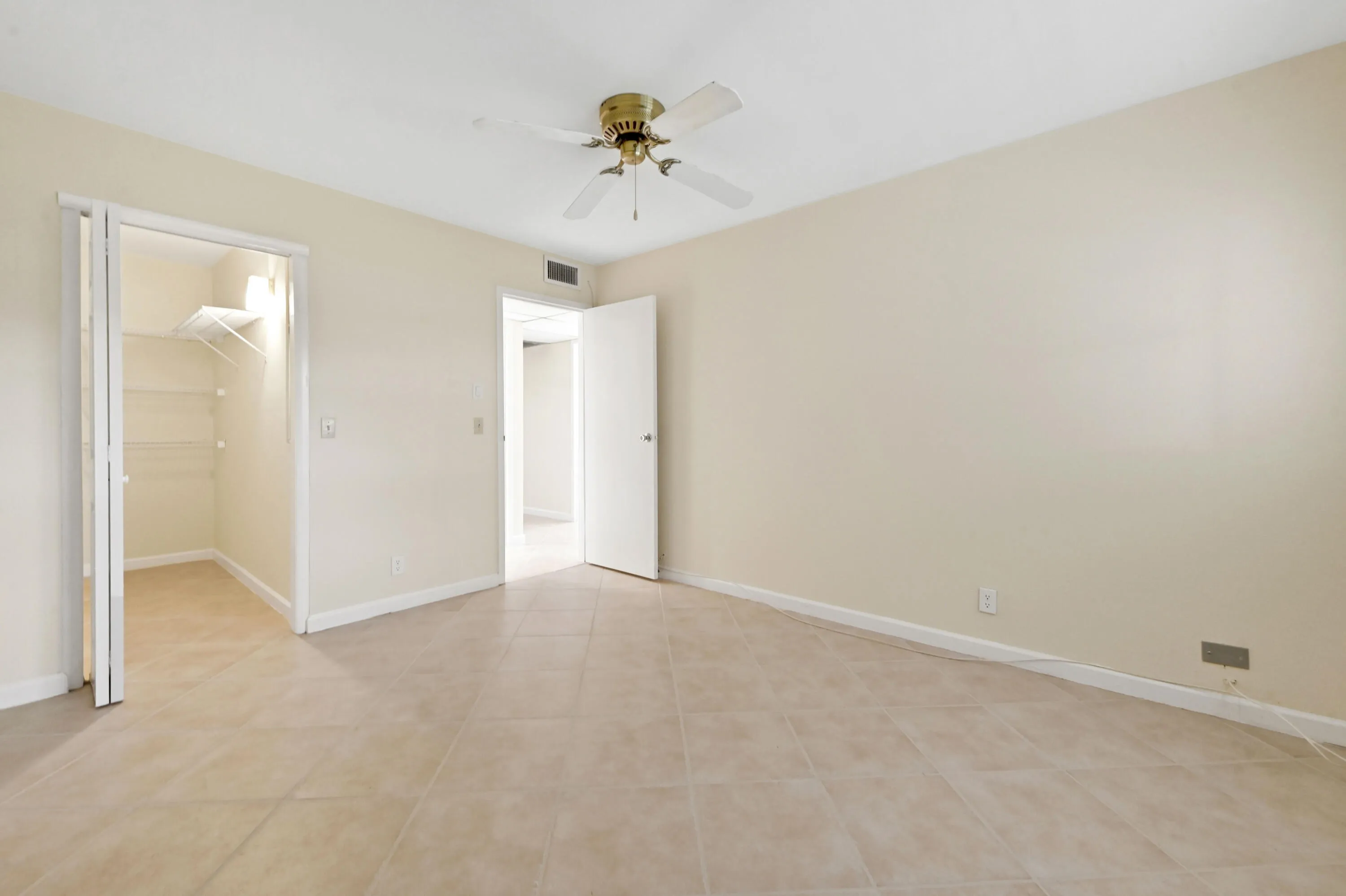 14 Bedroom 03