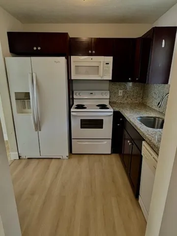 Marlboro kitchen 1