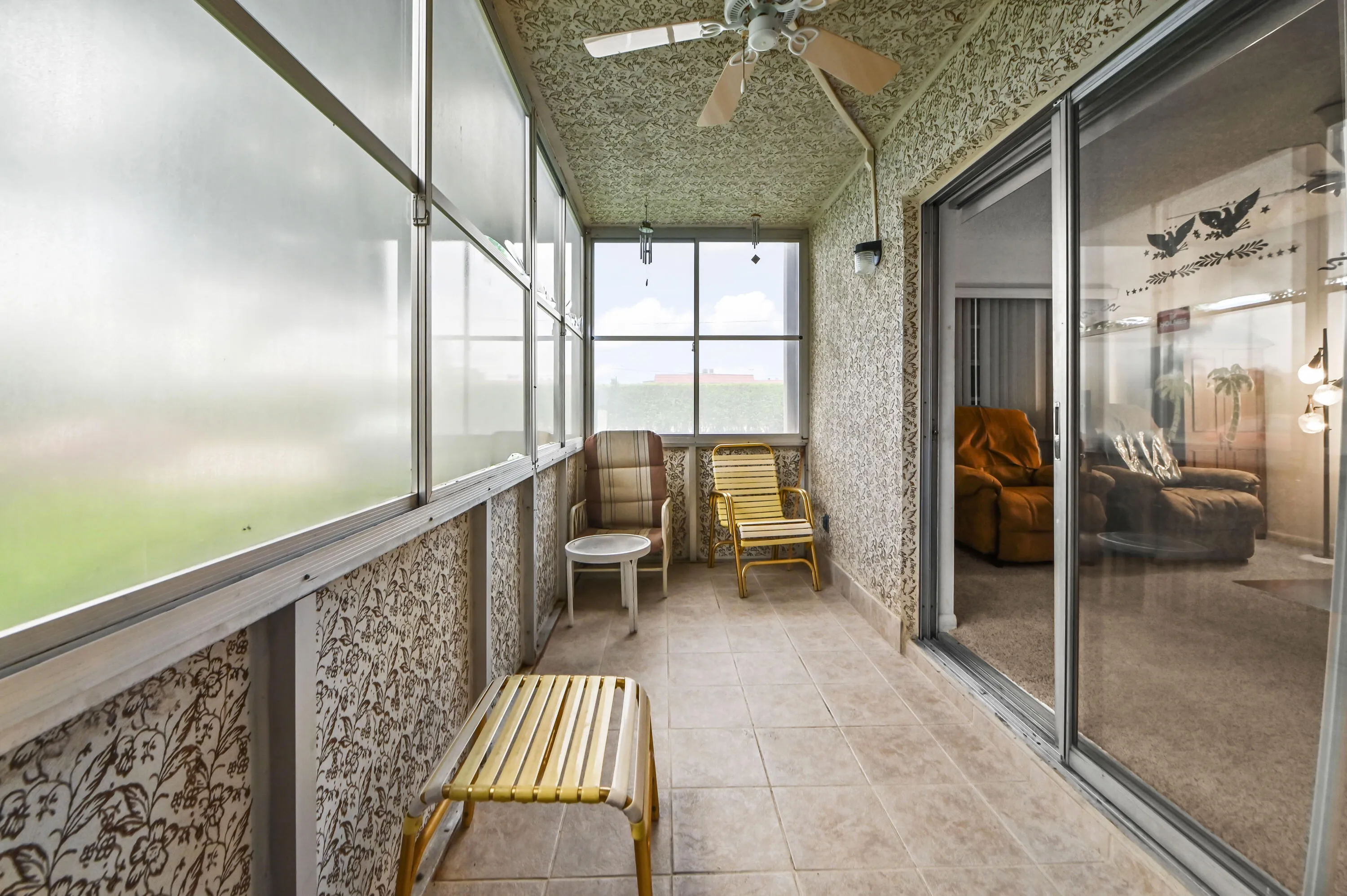 19 Sunroom 03