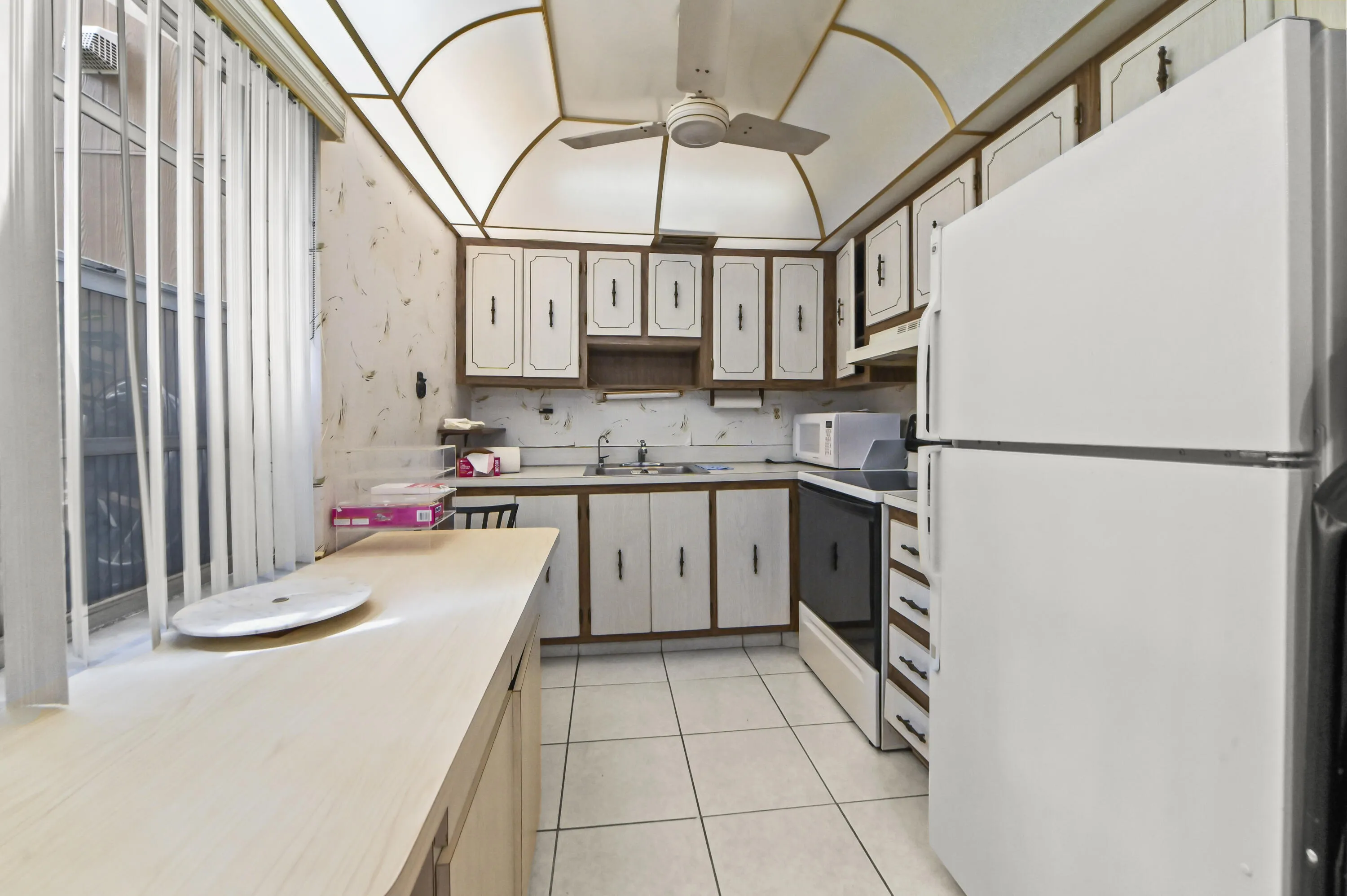 08 Kitchen 01