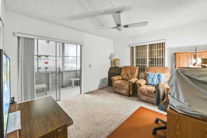 15 Bedroom 01