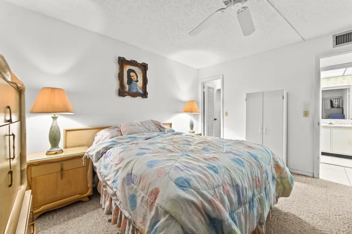 11 Bedroom 02