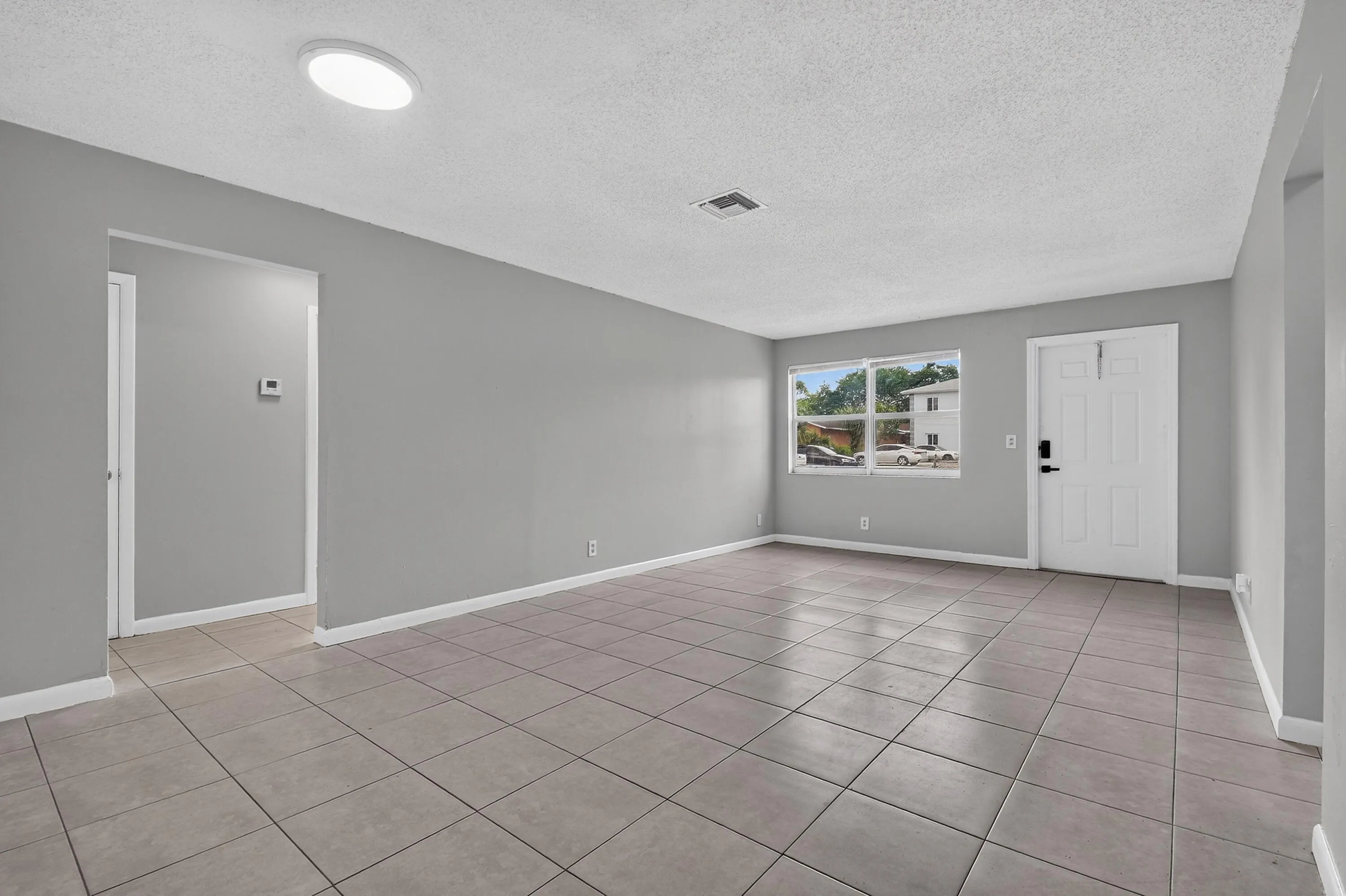1037W28thSt(7)