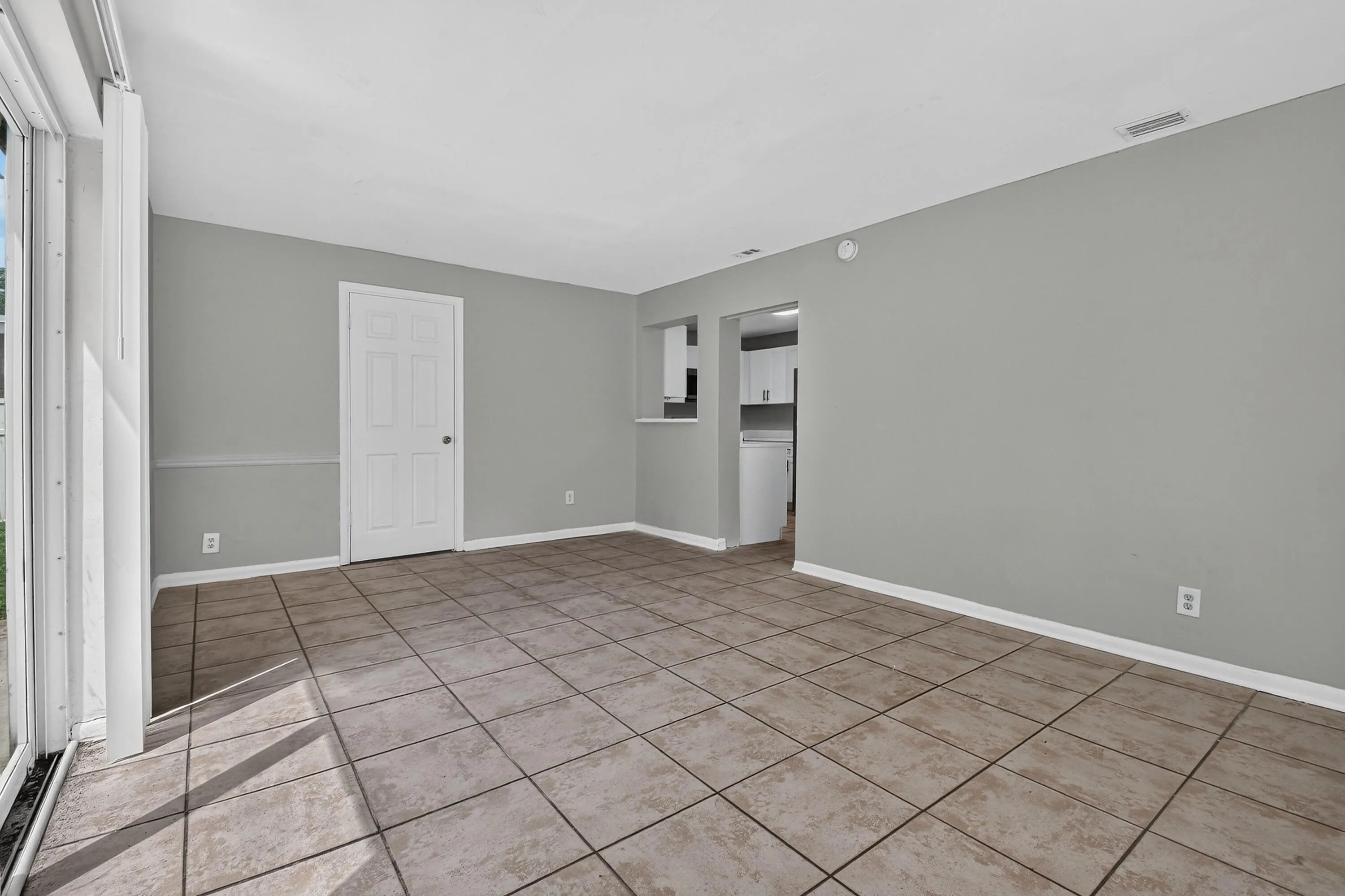 1037W28thSt(14)