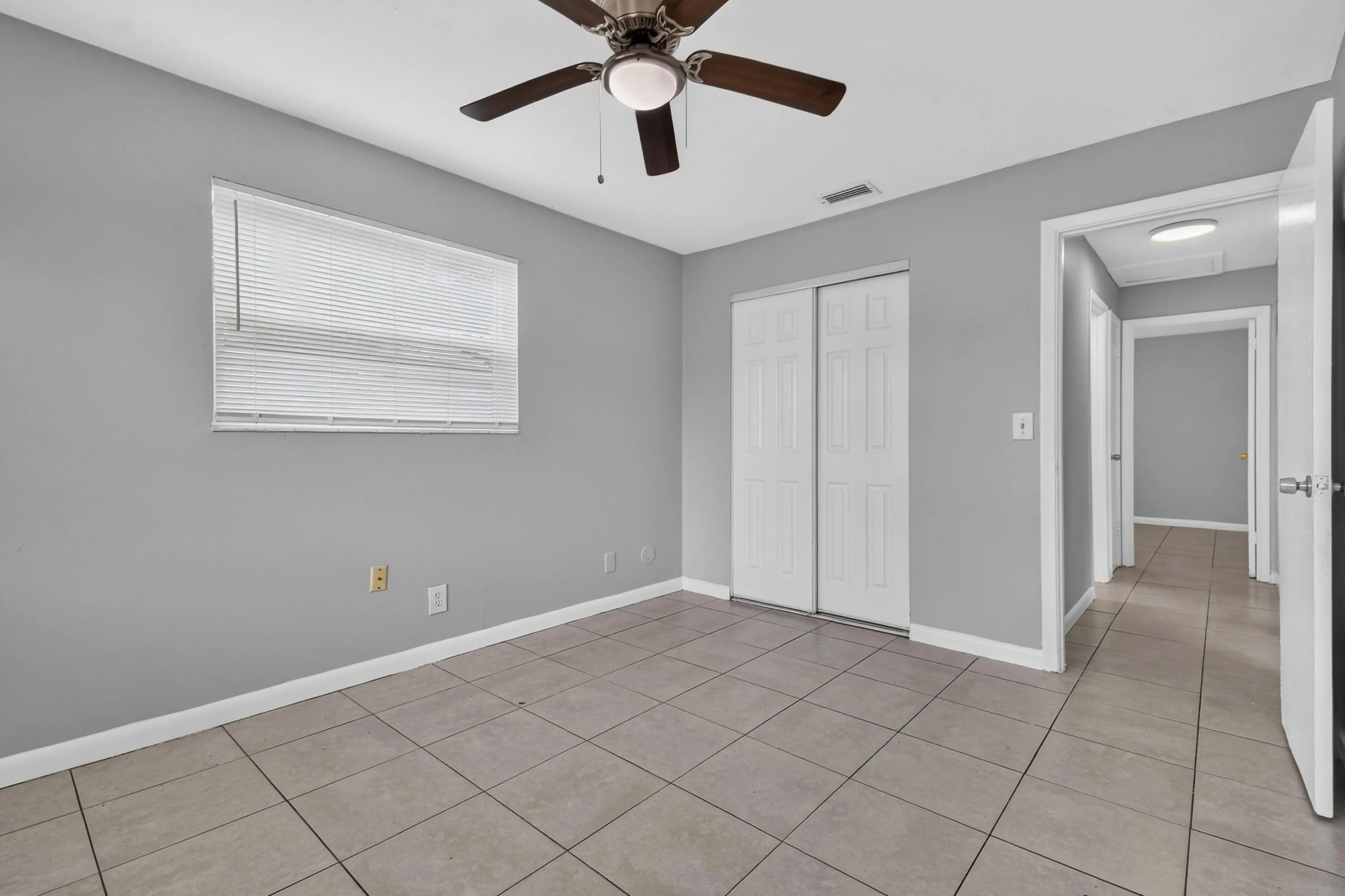 1037W28thSt(18)