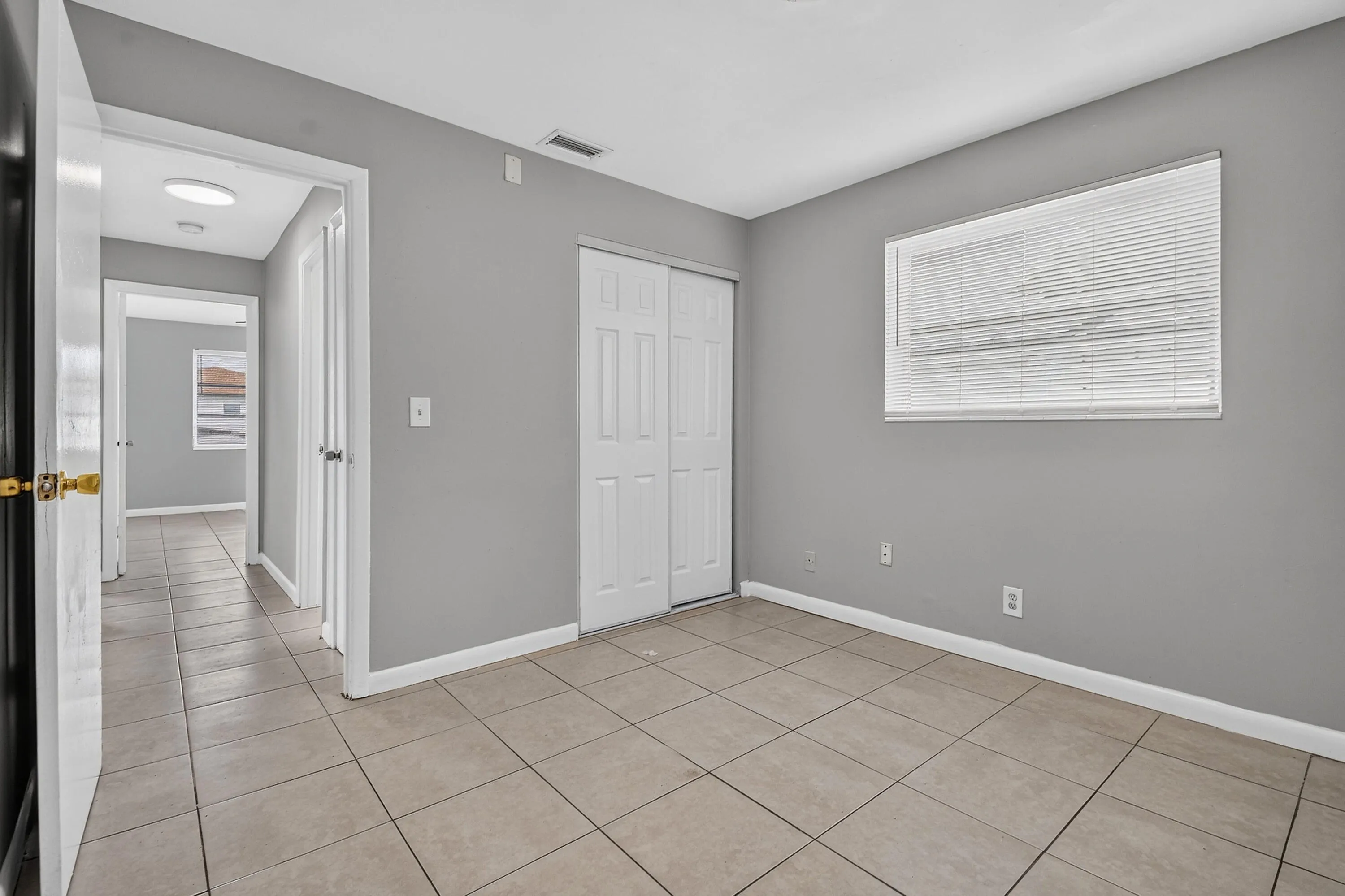 1037W28thSt(22)