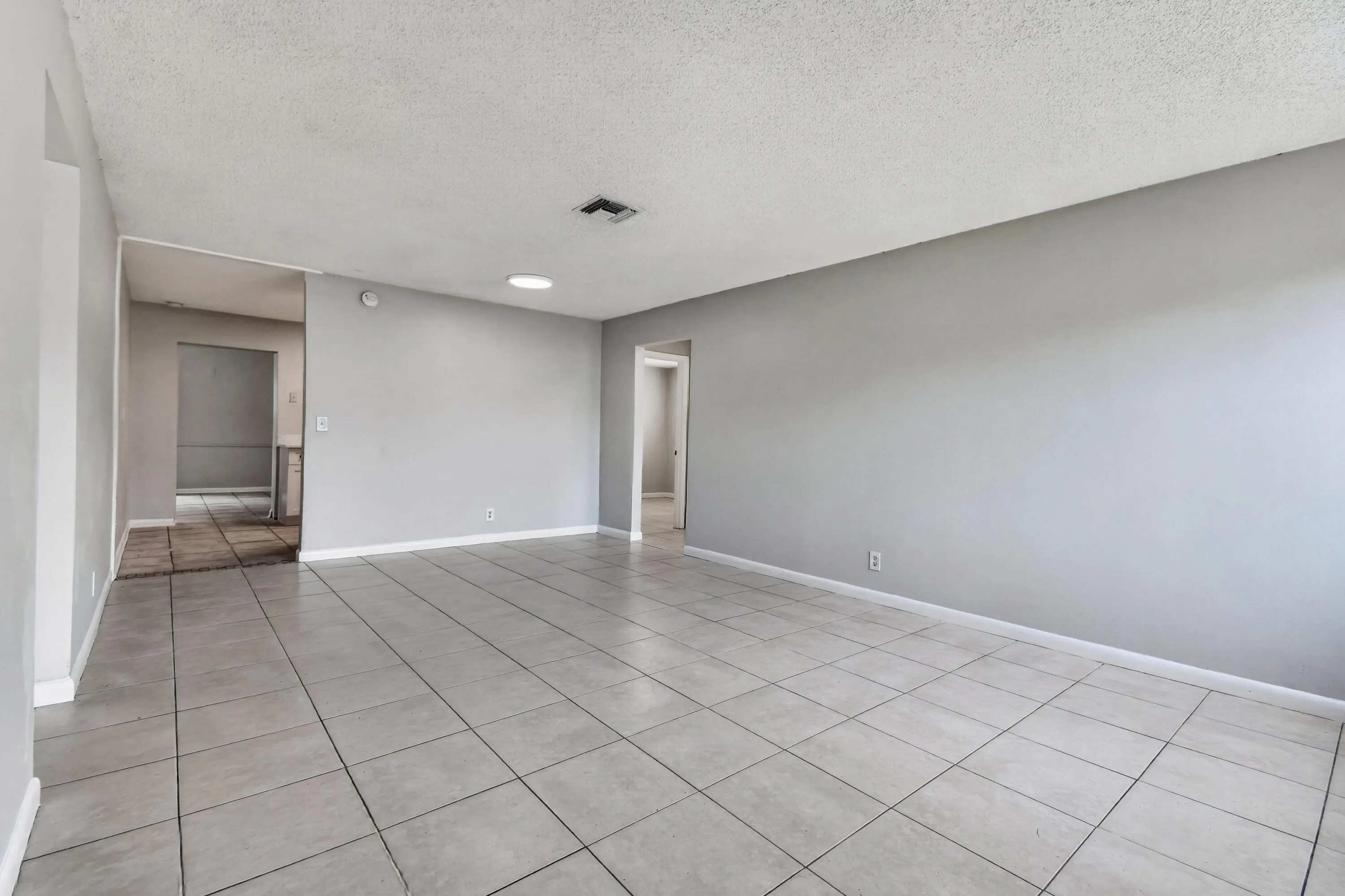 1037W28thSt(4)