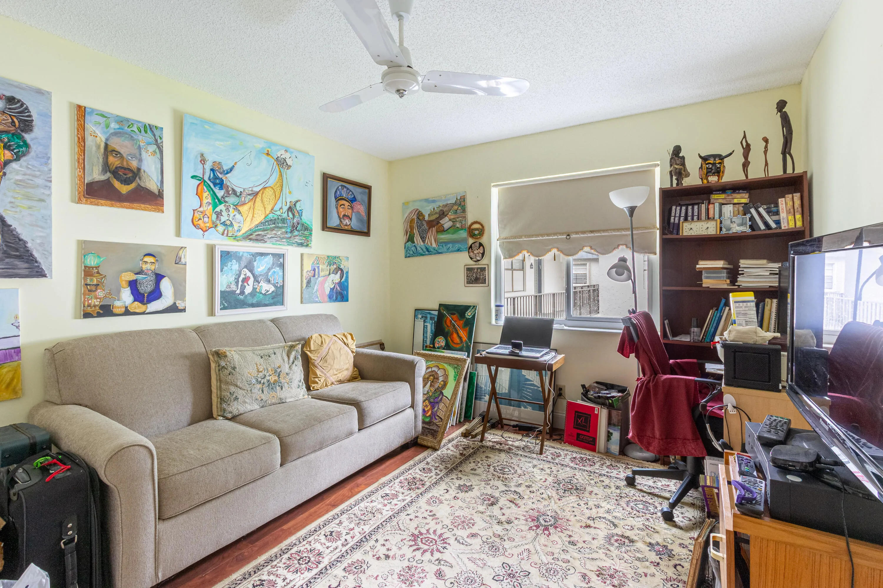 Large 2nd bedroom