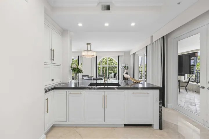 400 S. Ocean Blvd, Apt 25 - 13.jpg-FULL