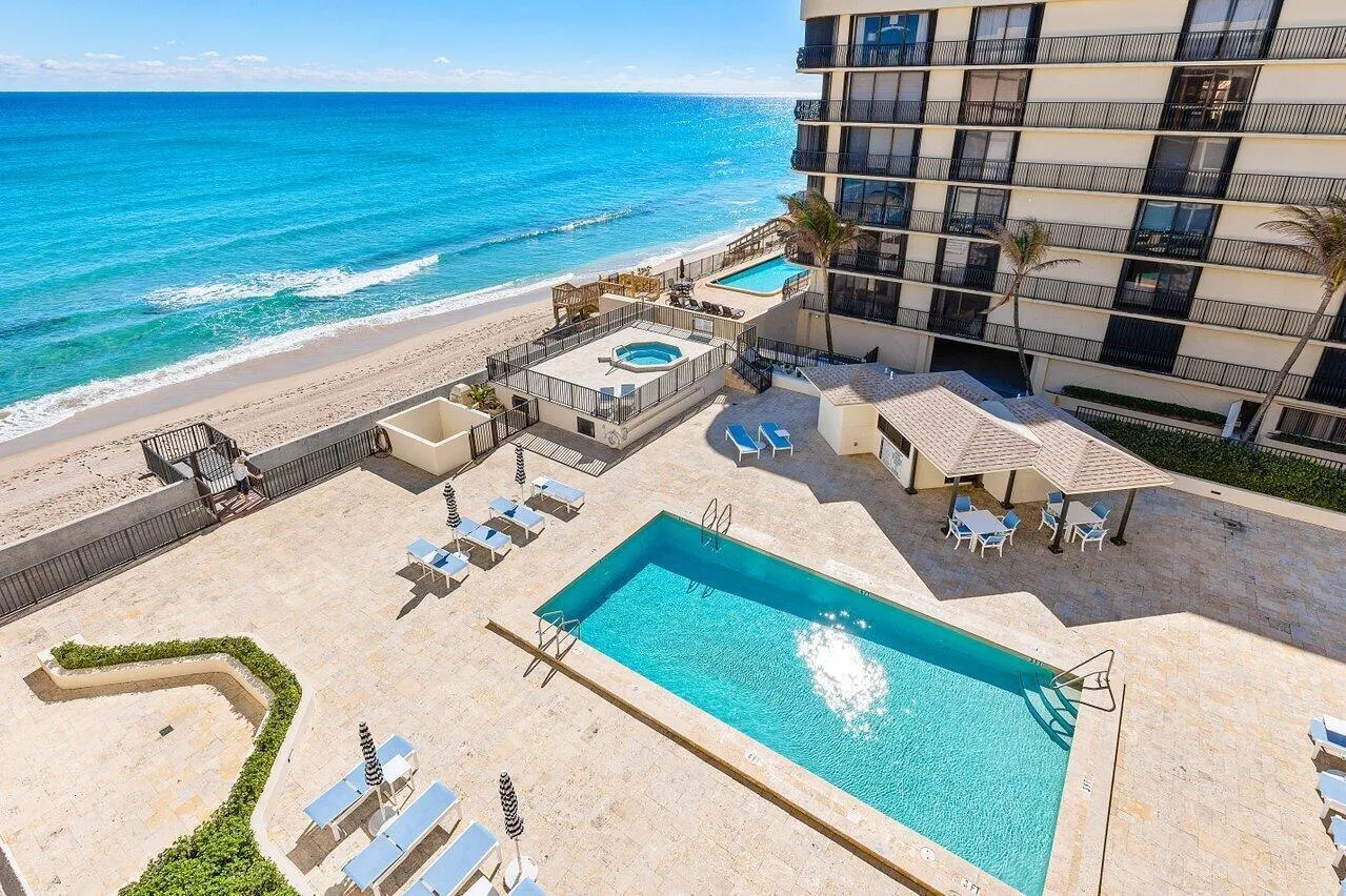 Pool & Spa Views - overlooks South Deck