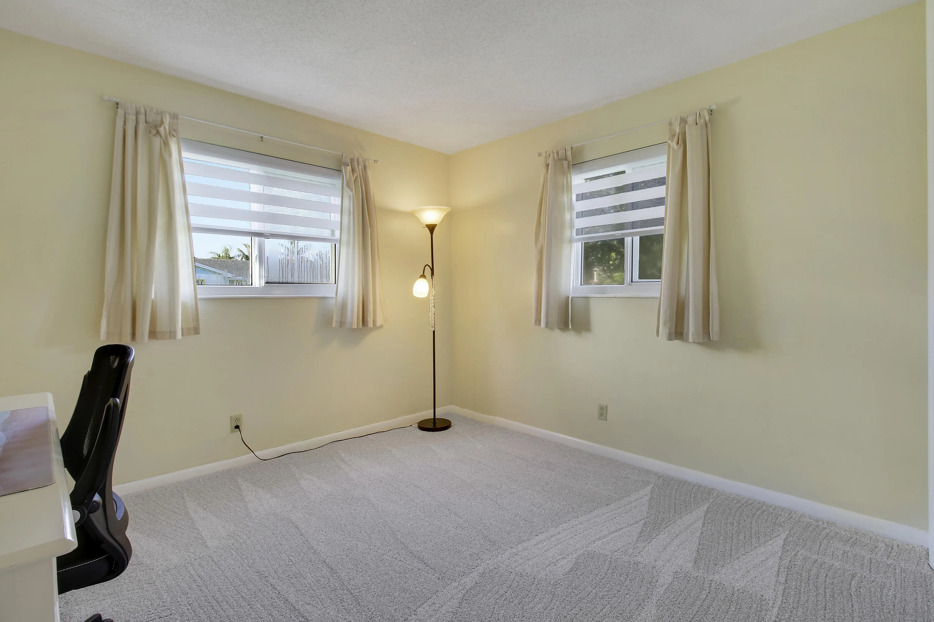 2nd Bedroom/ Office