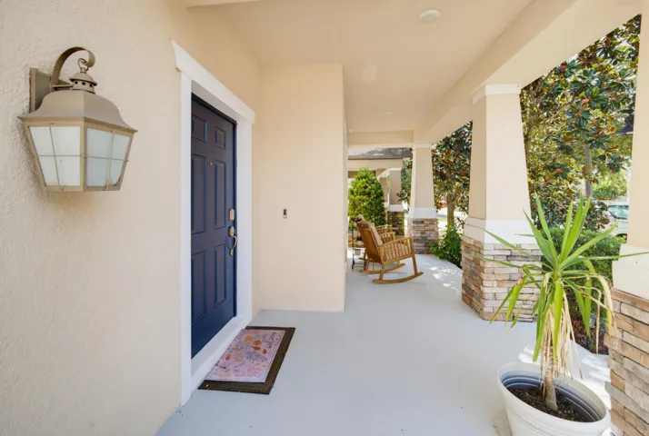 Exterior 3