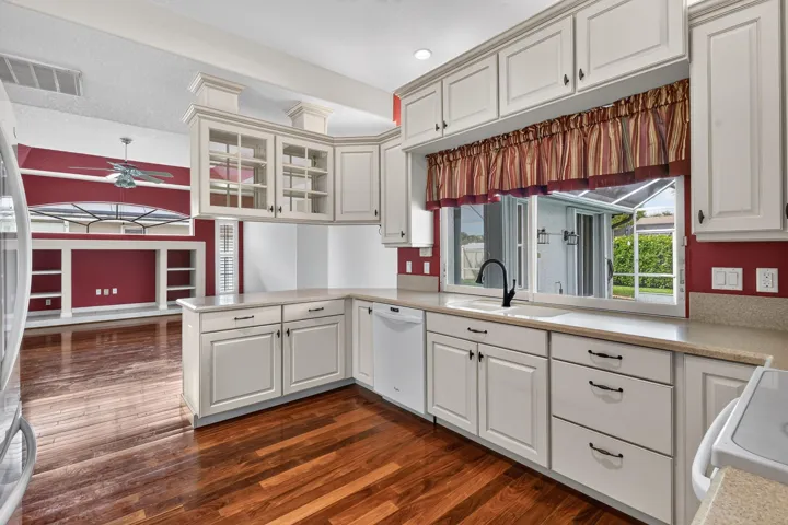2801SEEagleDr(28)
