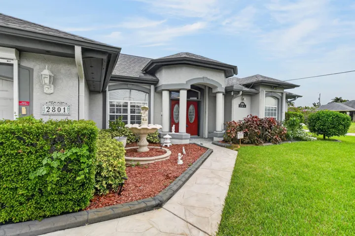 2801SEEagleDr(8)