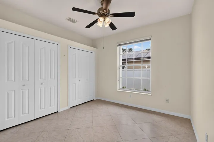 2801SEEagleDr(42)