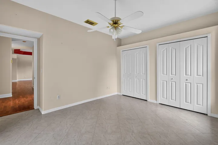 2801SEEagleDr(49)