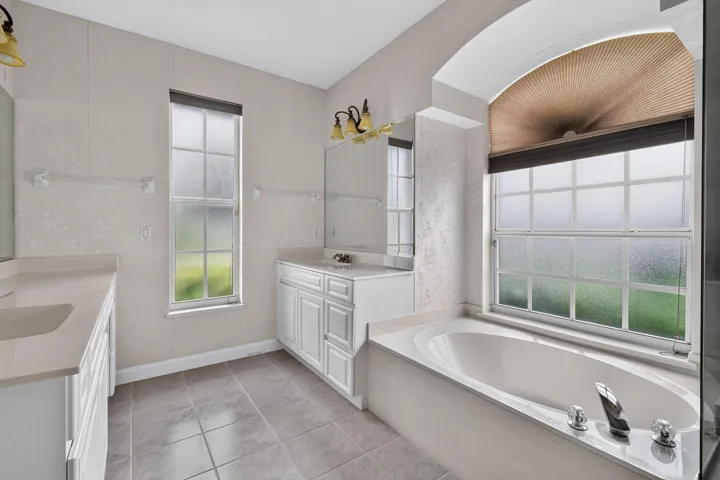 2801SEEagleDr(38)