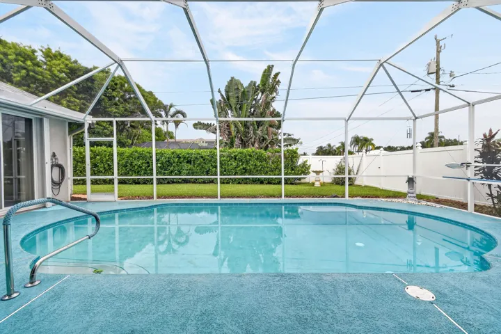 2801SEEagleDr(56)
