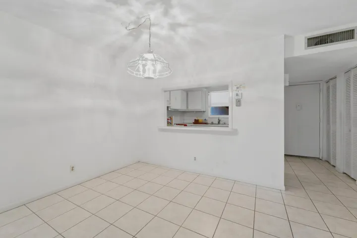 705_Lori_Drive_112_Palm_Springs_FL_003