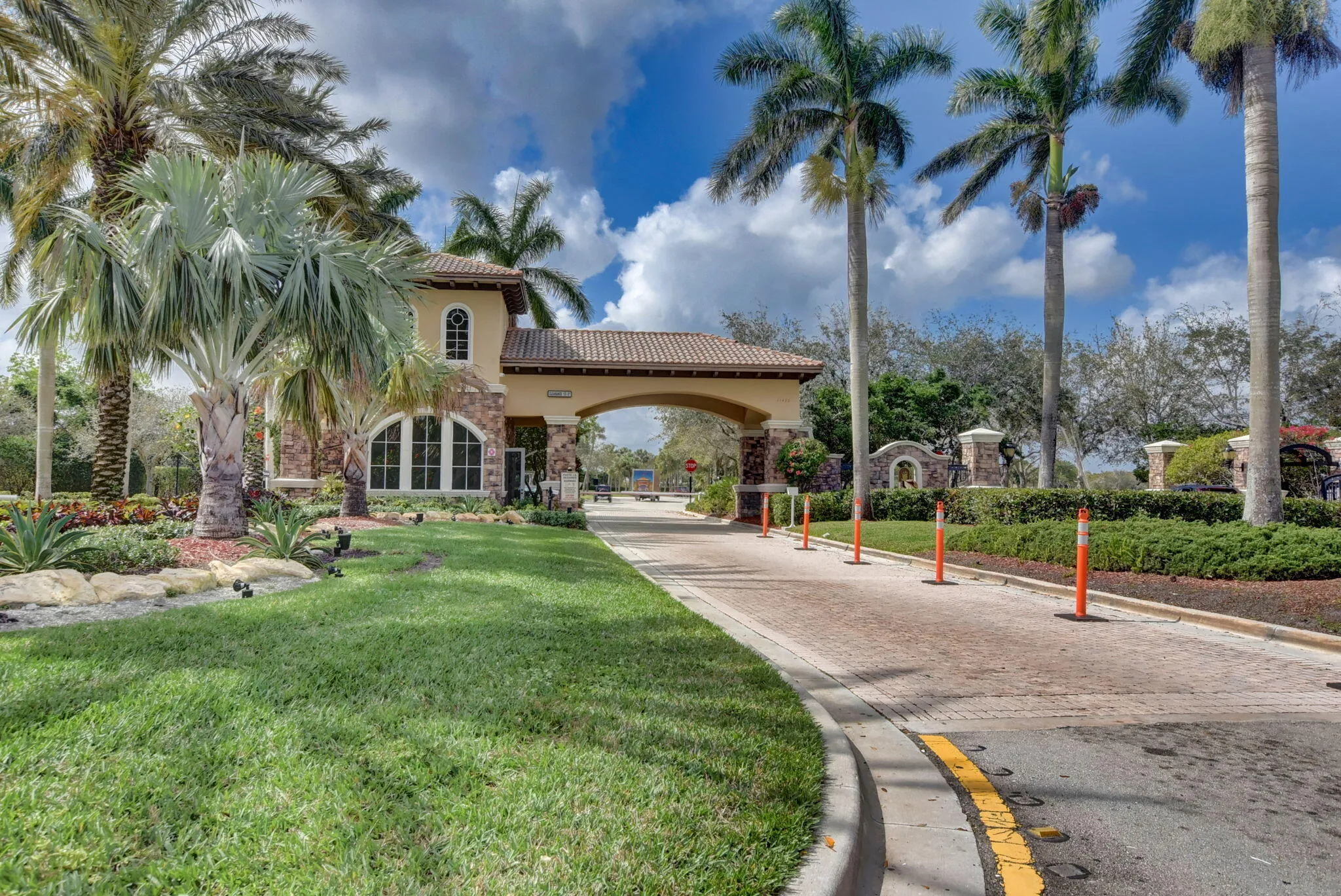 126-web-or-mls-LF Heron Bay-3
