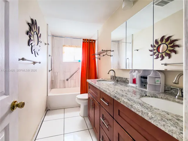 2nd Bathroom
