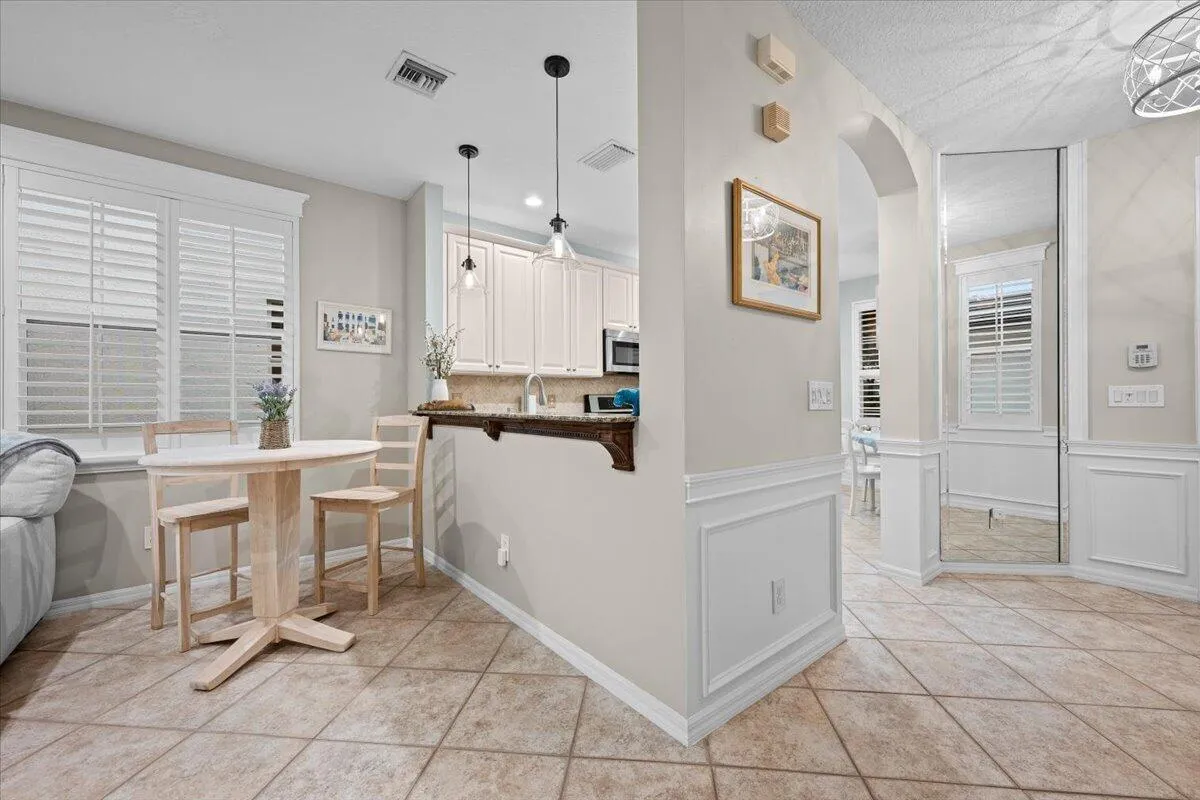 Open Kitchen Entry