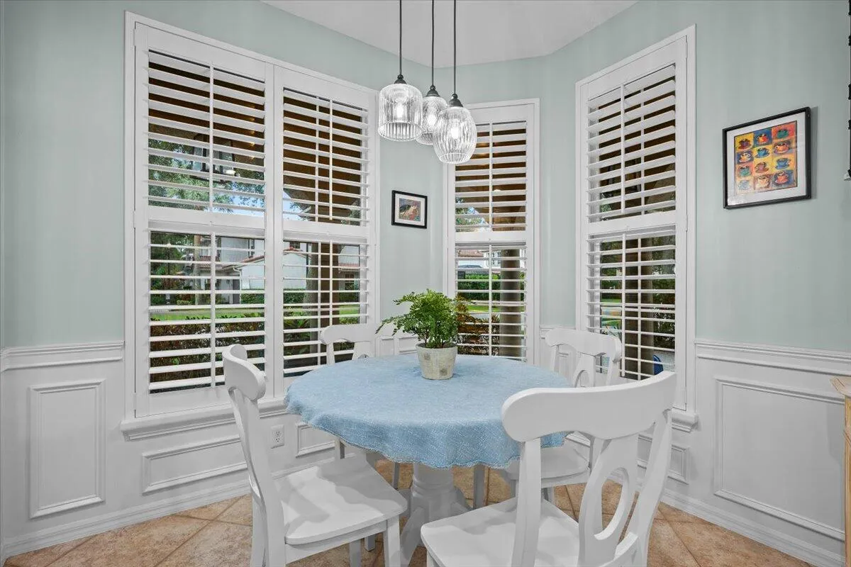 Separate Breakfast Area