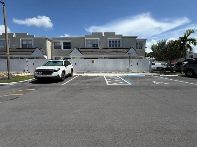 BUILDING 4590