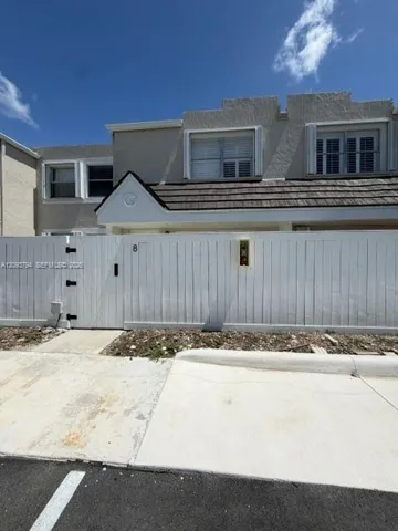 BUILDING 4590