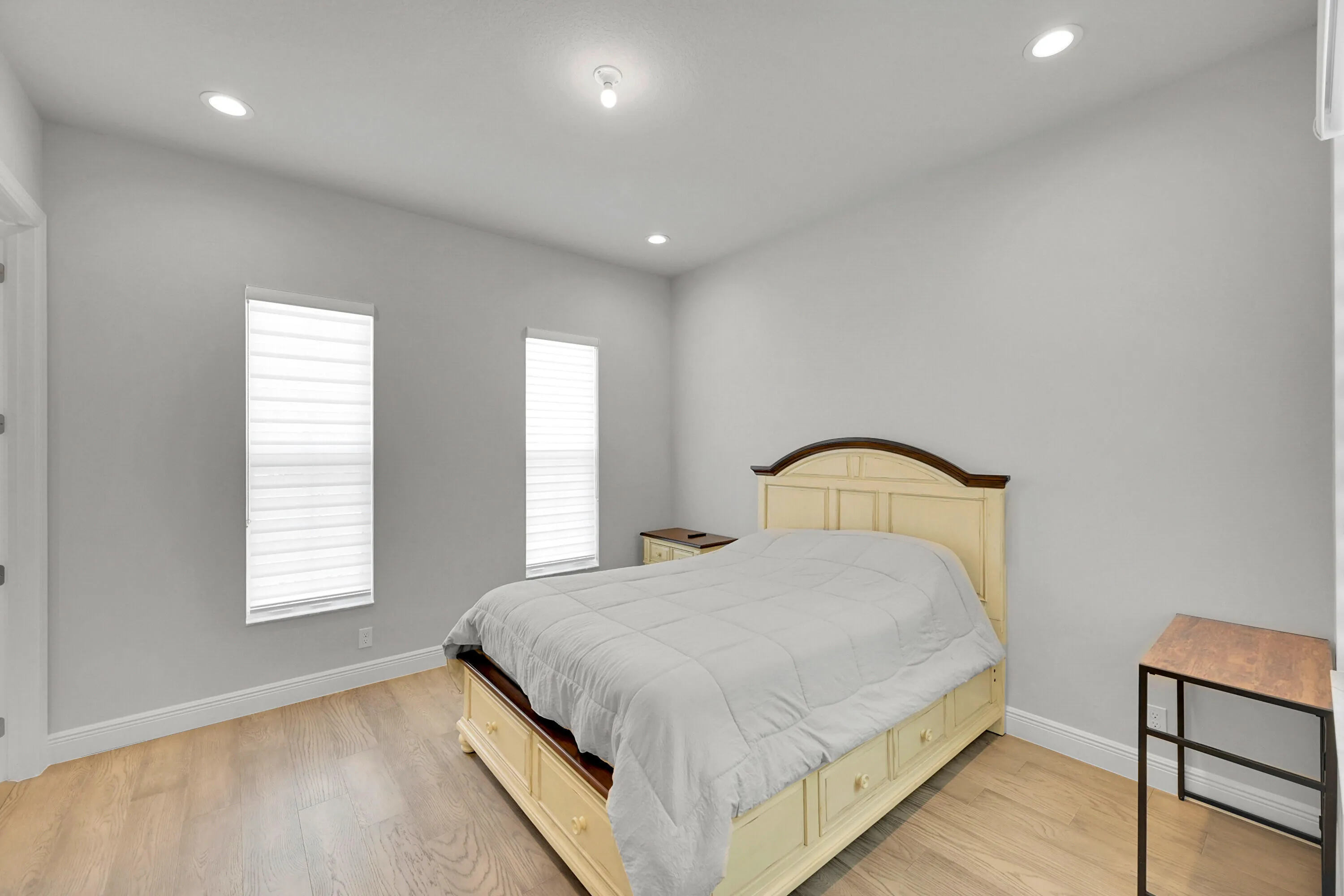 09_bedroom 1