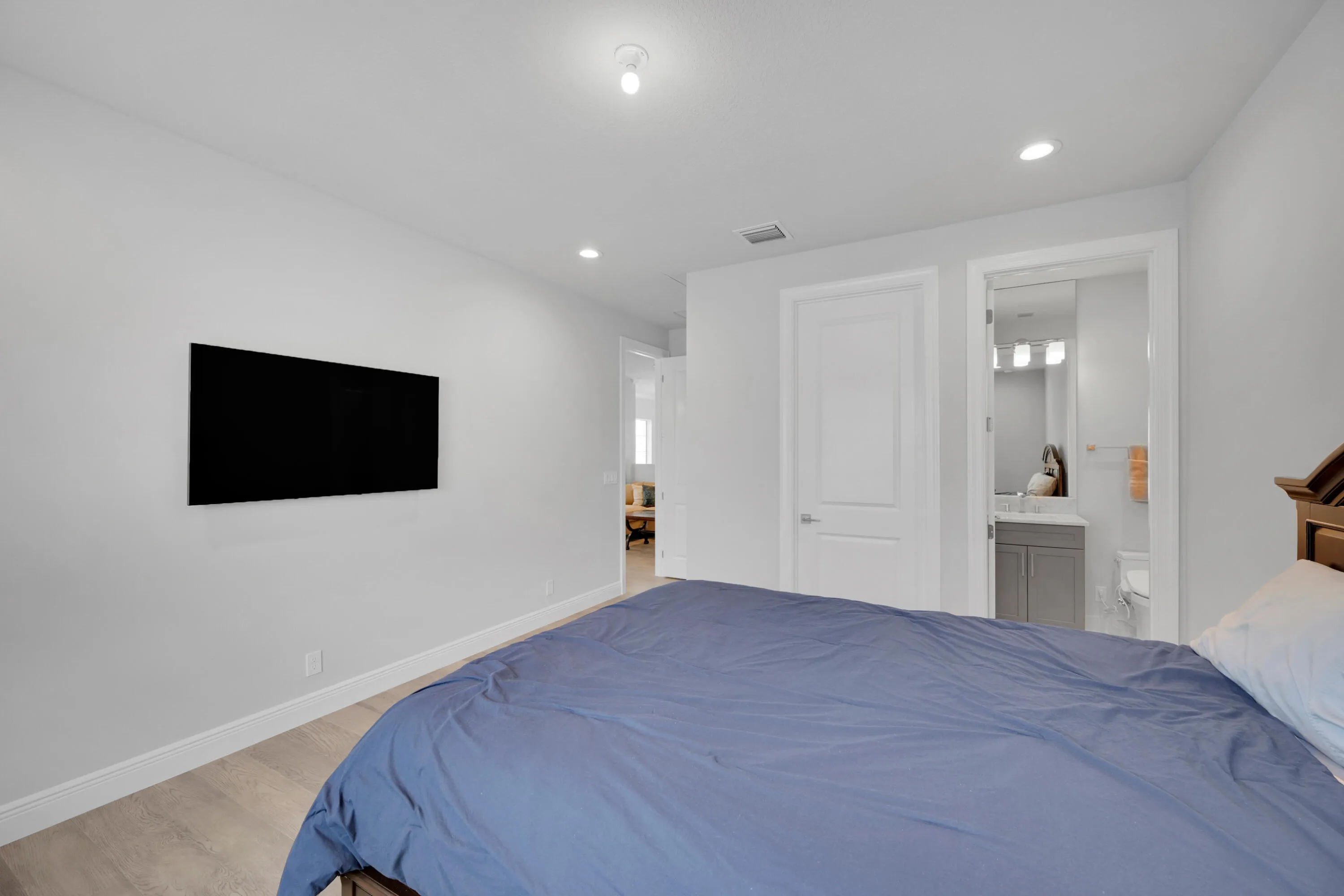 40_bedroom 3