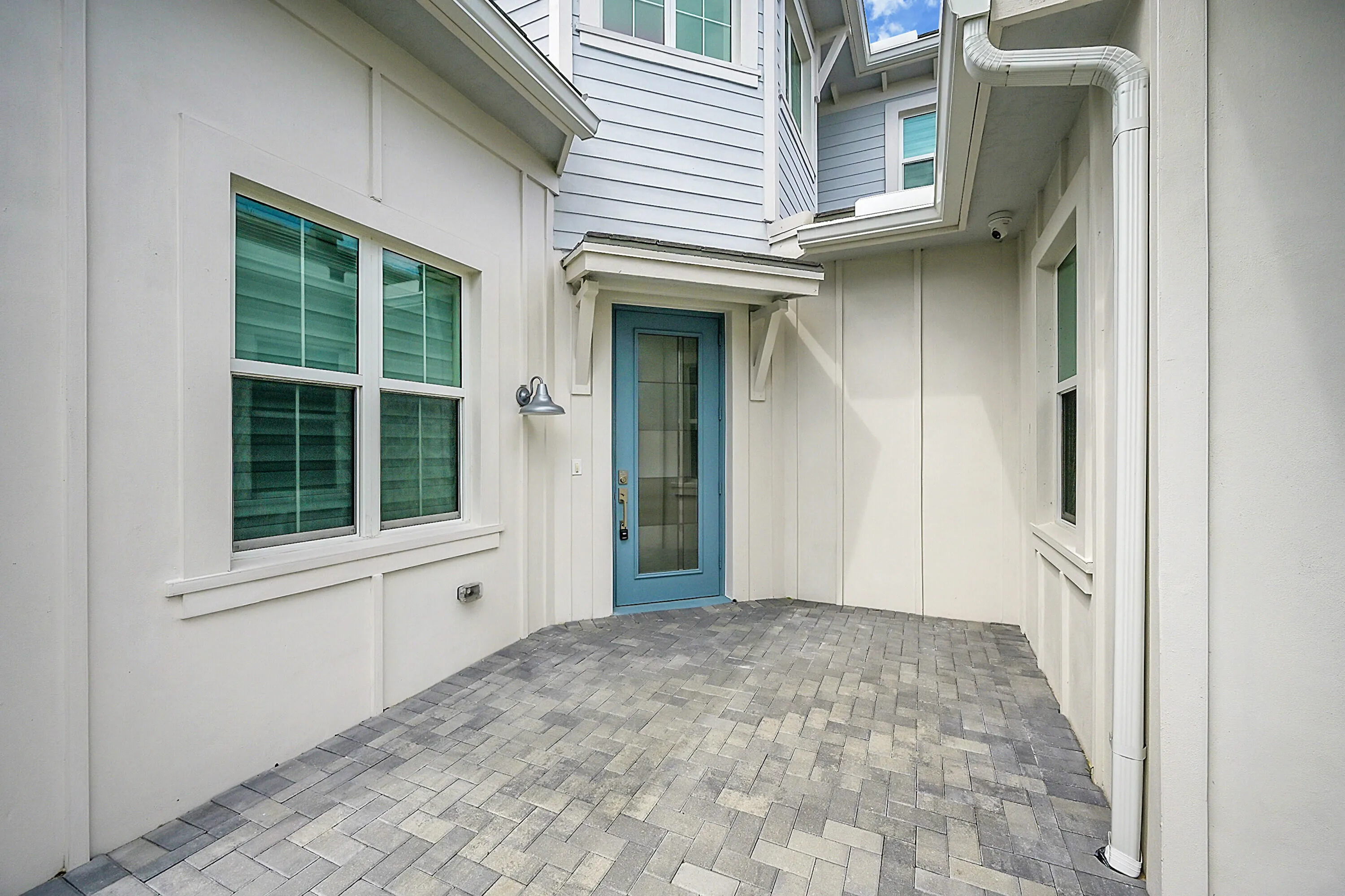 06_exterior entry