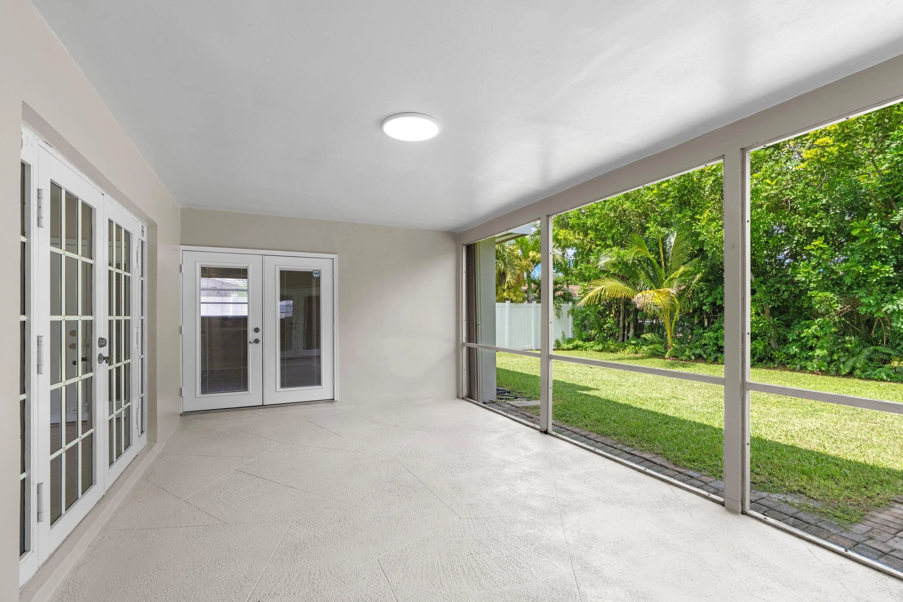 4471 NW 6th Ct - Patio