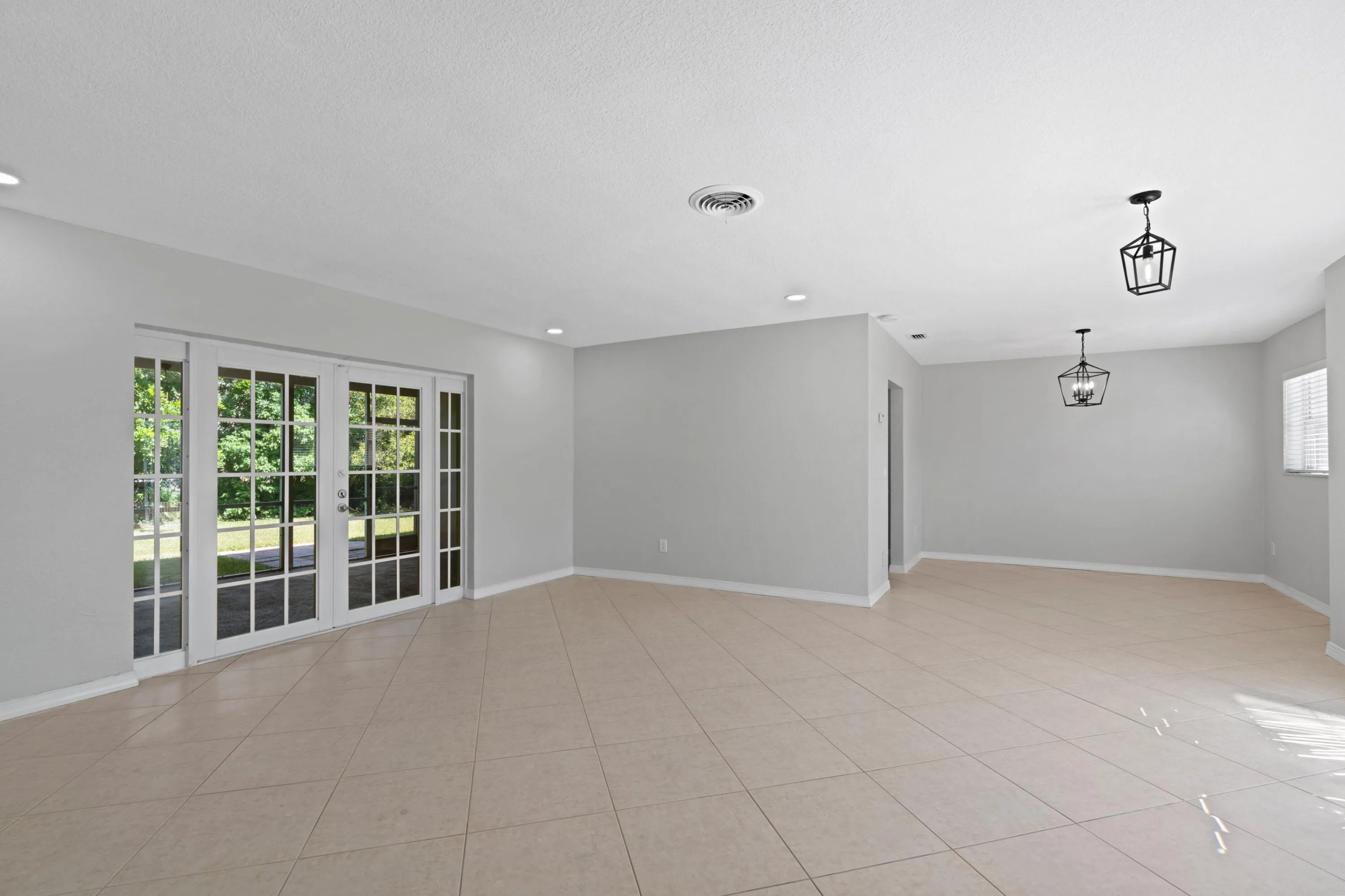 4471 NW 6th Ct - Living 2
