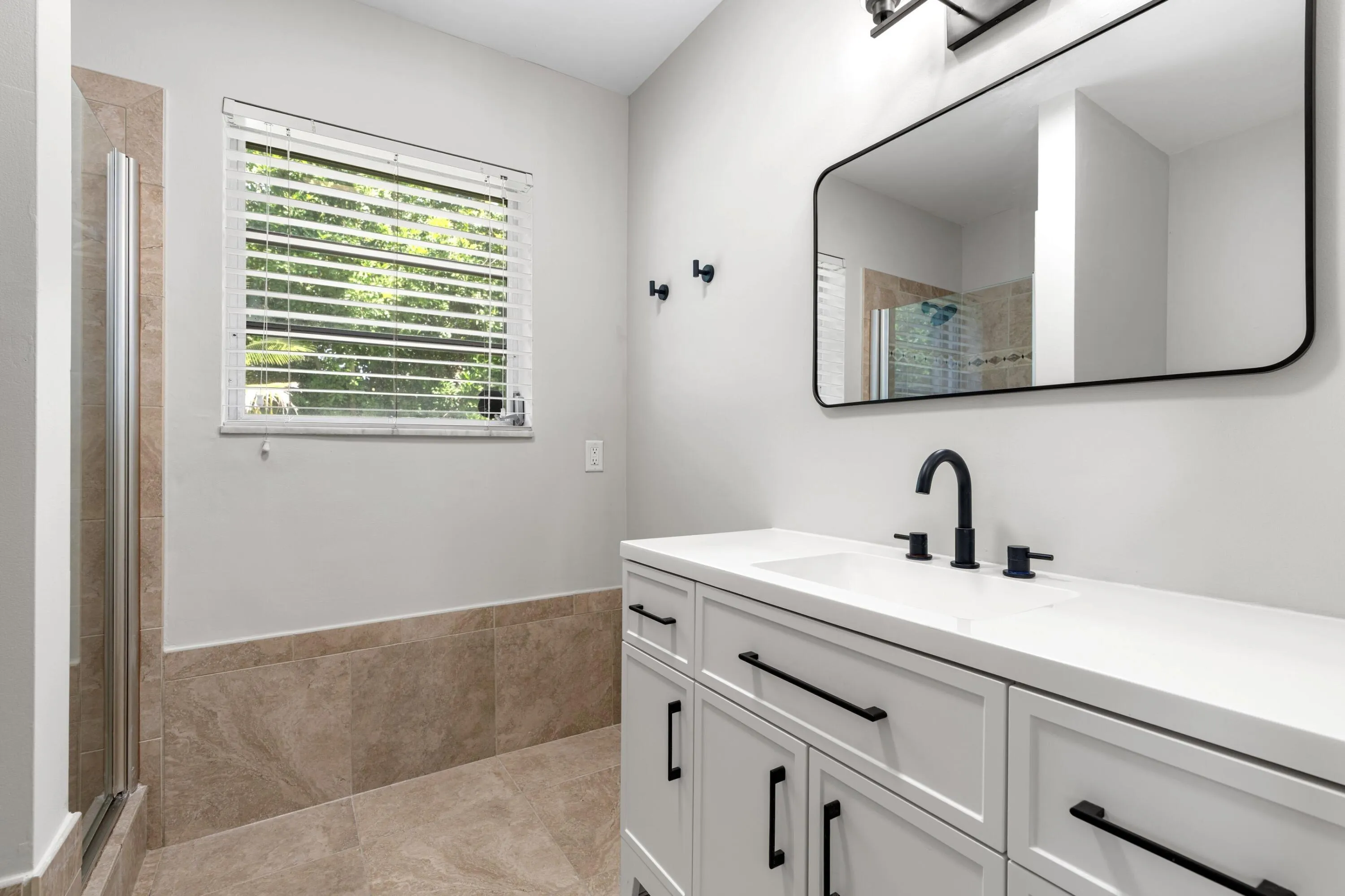 4471 NW 6th Ct - Primary Bathroom