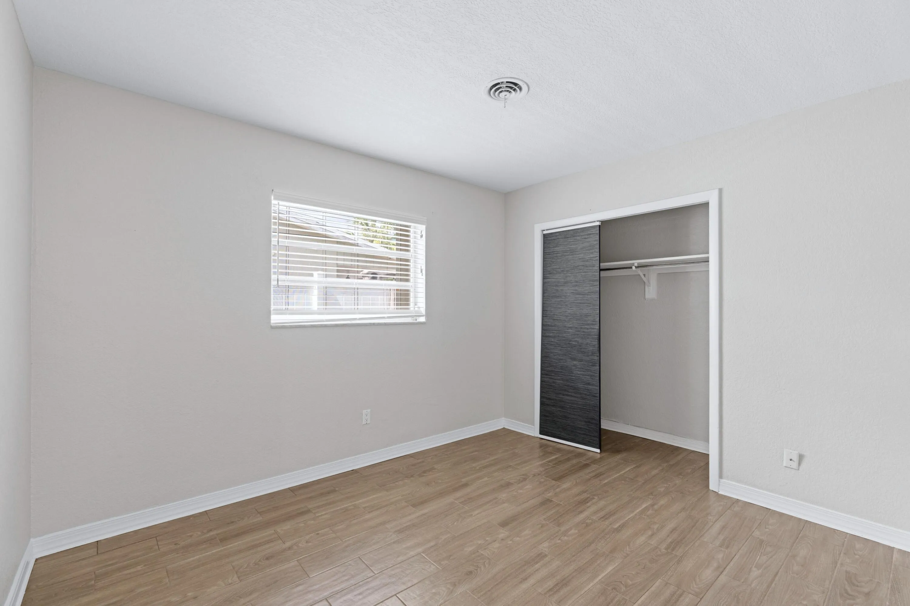 4471 NW 6th Ct - Bedroom 3