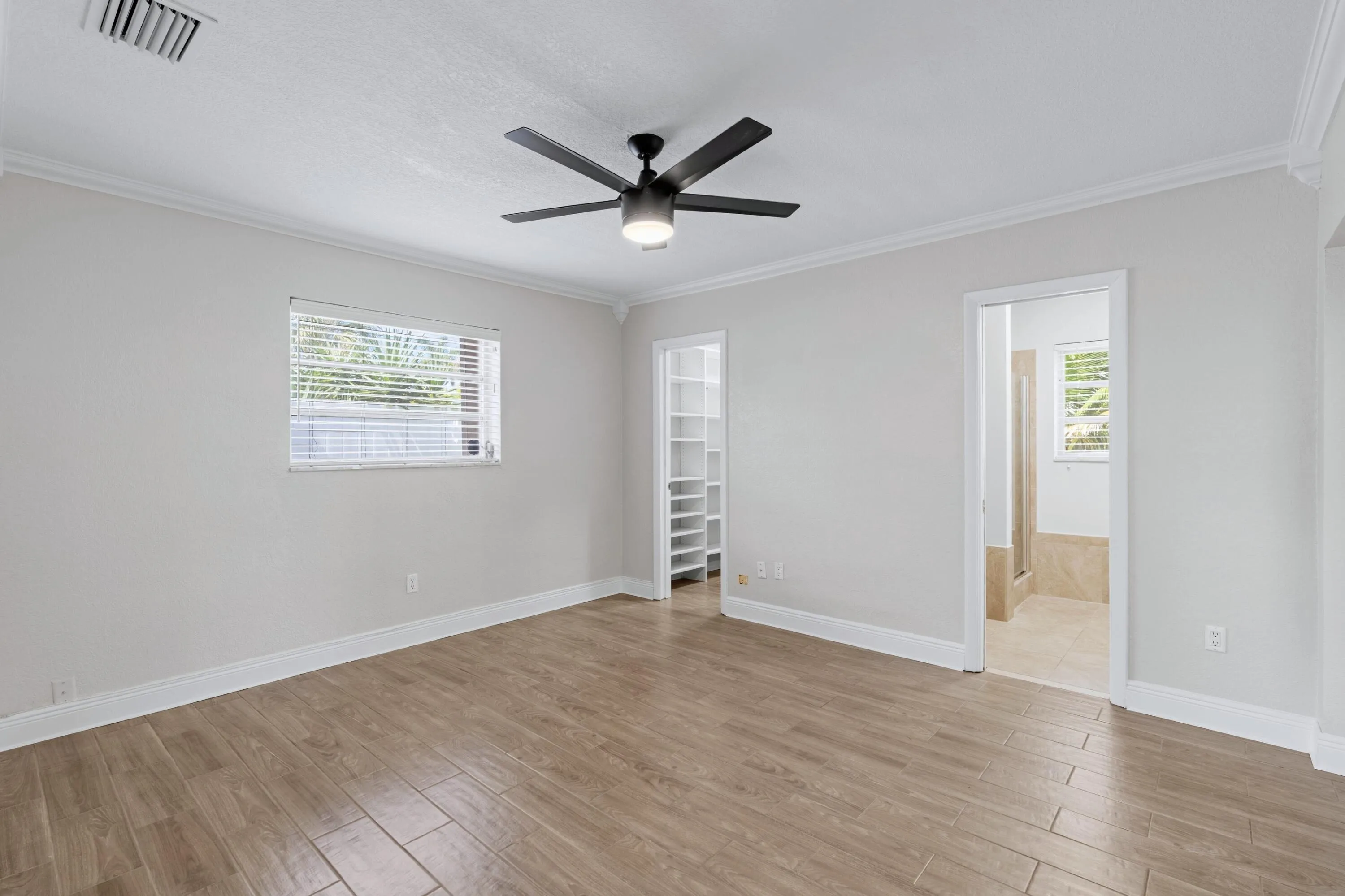 4471 NW 6th Ct - Primary
