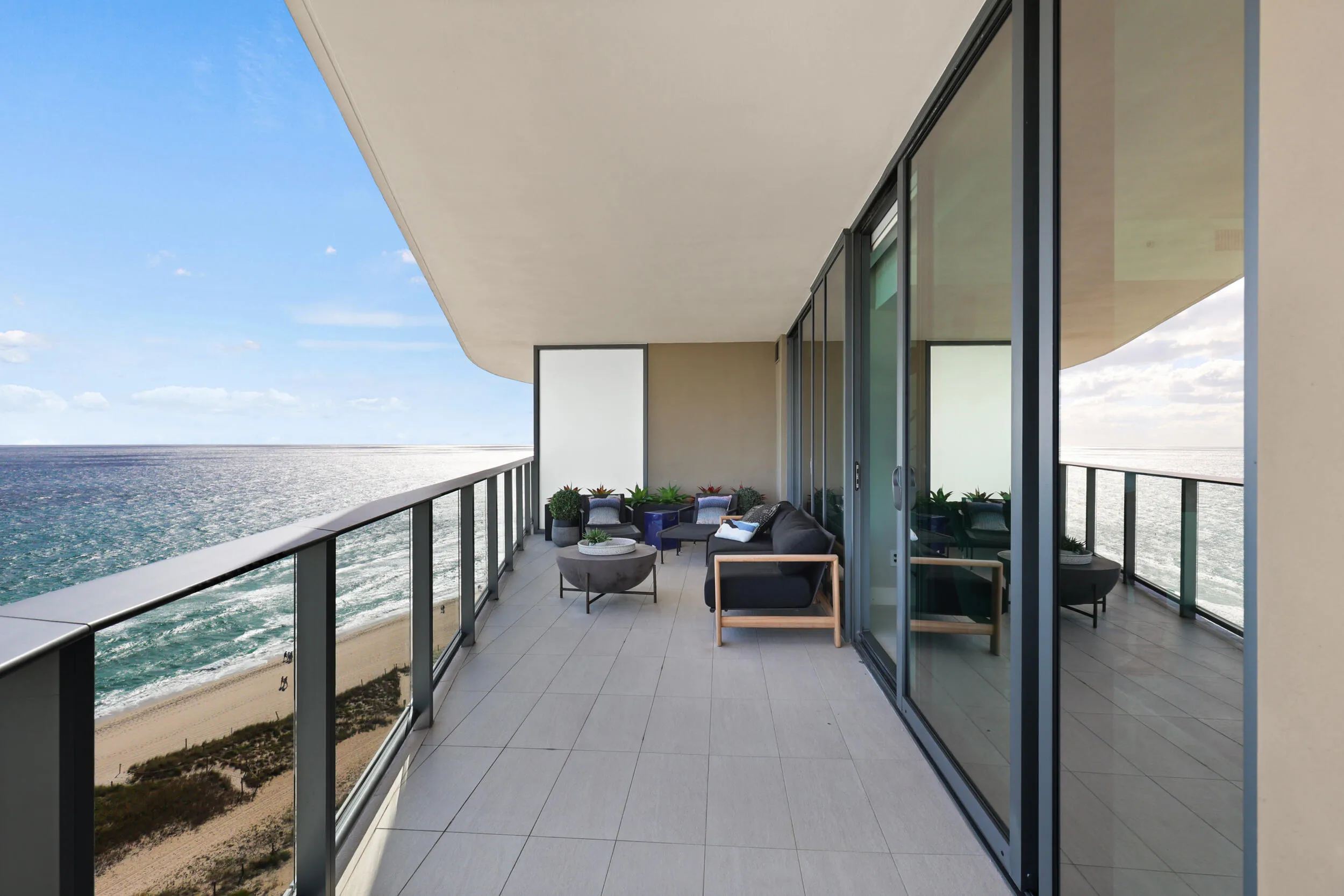 Exquisite sunrises and breathtaking sunsets. Your wrap-around balcony in Sabbia 1402 is something extremely hard to find in luxury building.