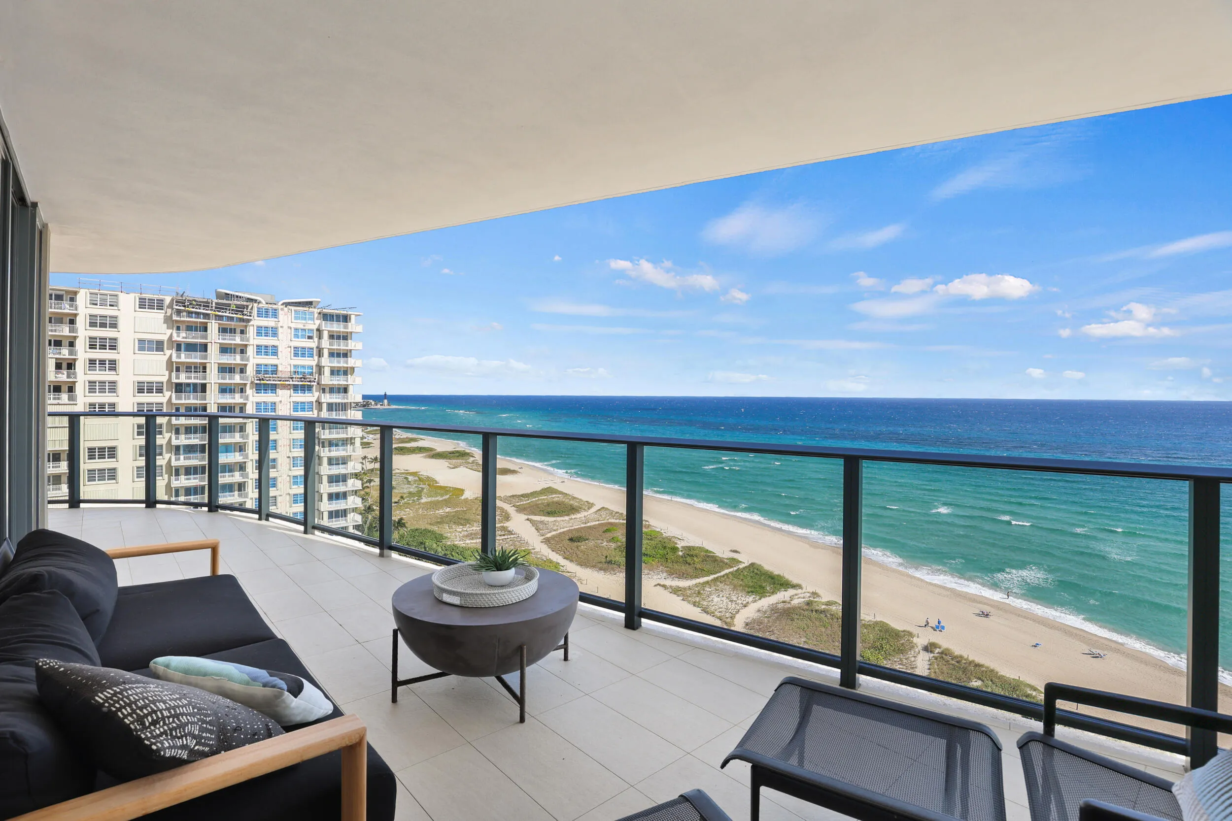 Overlooking the HIllsboro Inlet & Lighthouse, your balcony offers a luxurious gateway to all of the activity of the Atlantic Ocean.