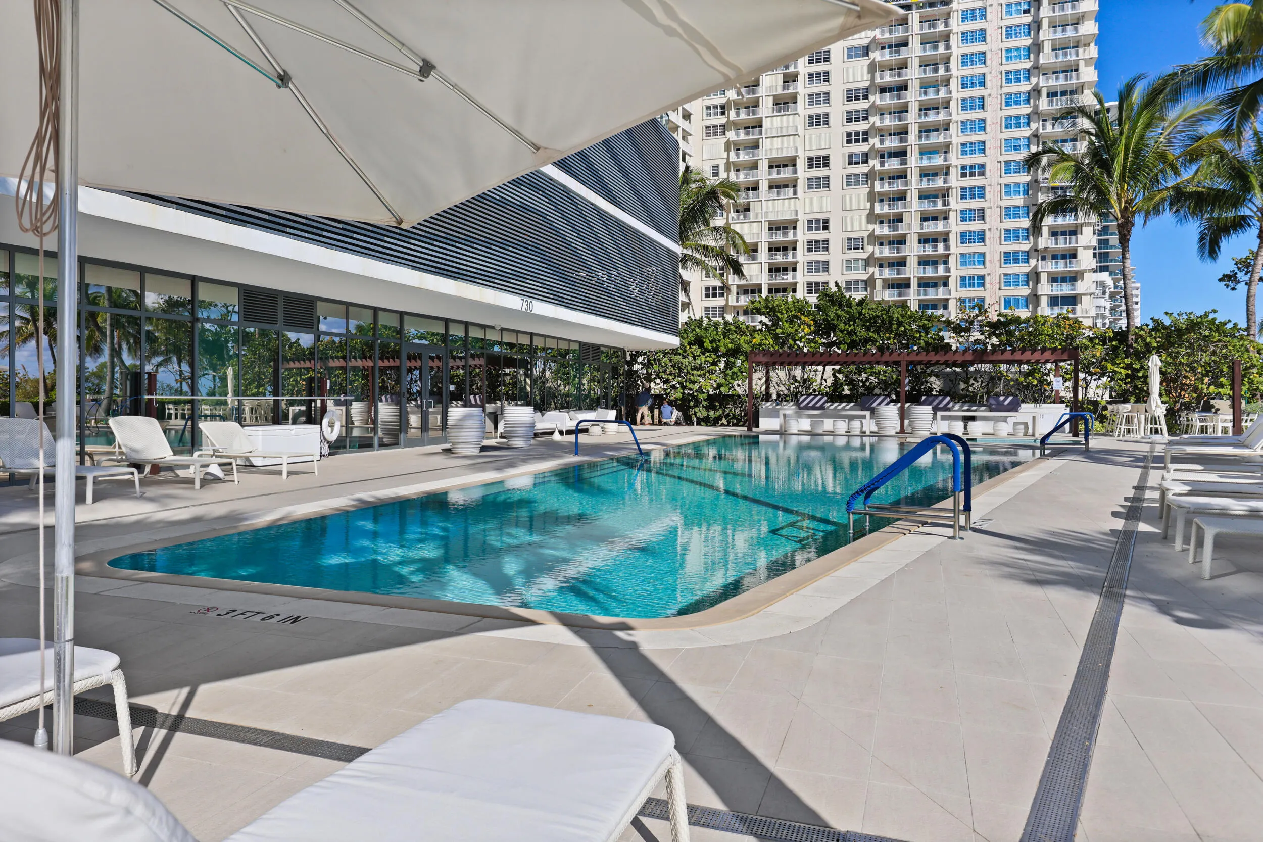 Sabbia is the flagship luxury condo building sitting on the sand in Pompano Beach. Residents & guests can enjoy a private beach, resort style pool, state of the art fitness center that overlooks the ocean, clubroom, valet parking, business center, 24/7 security, an an unmatched lifestyle.