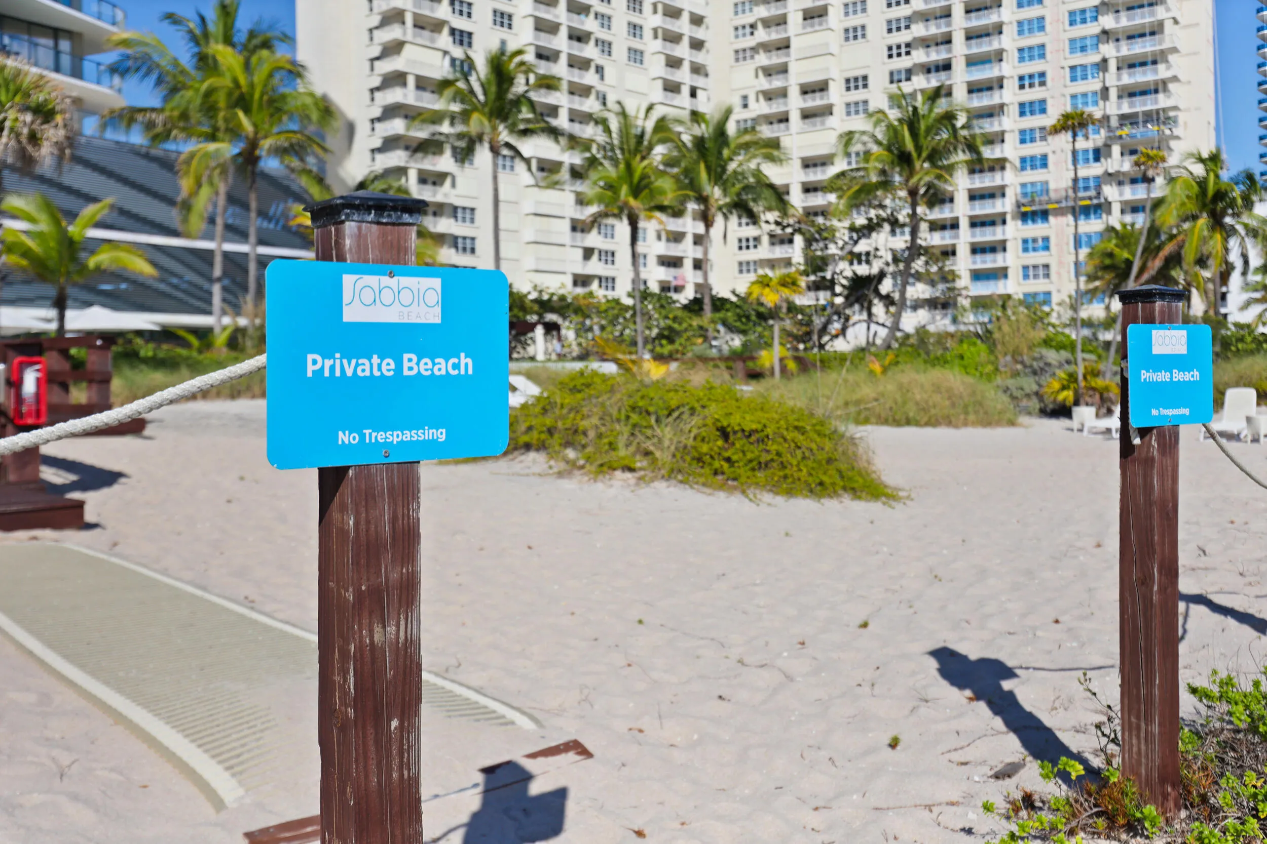 True oceanfront luxury begins with a private beach, and at Sabbia Beach, the Atlantic is exclusively yours to enjoy.
